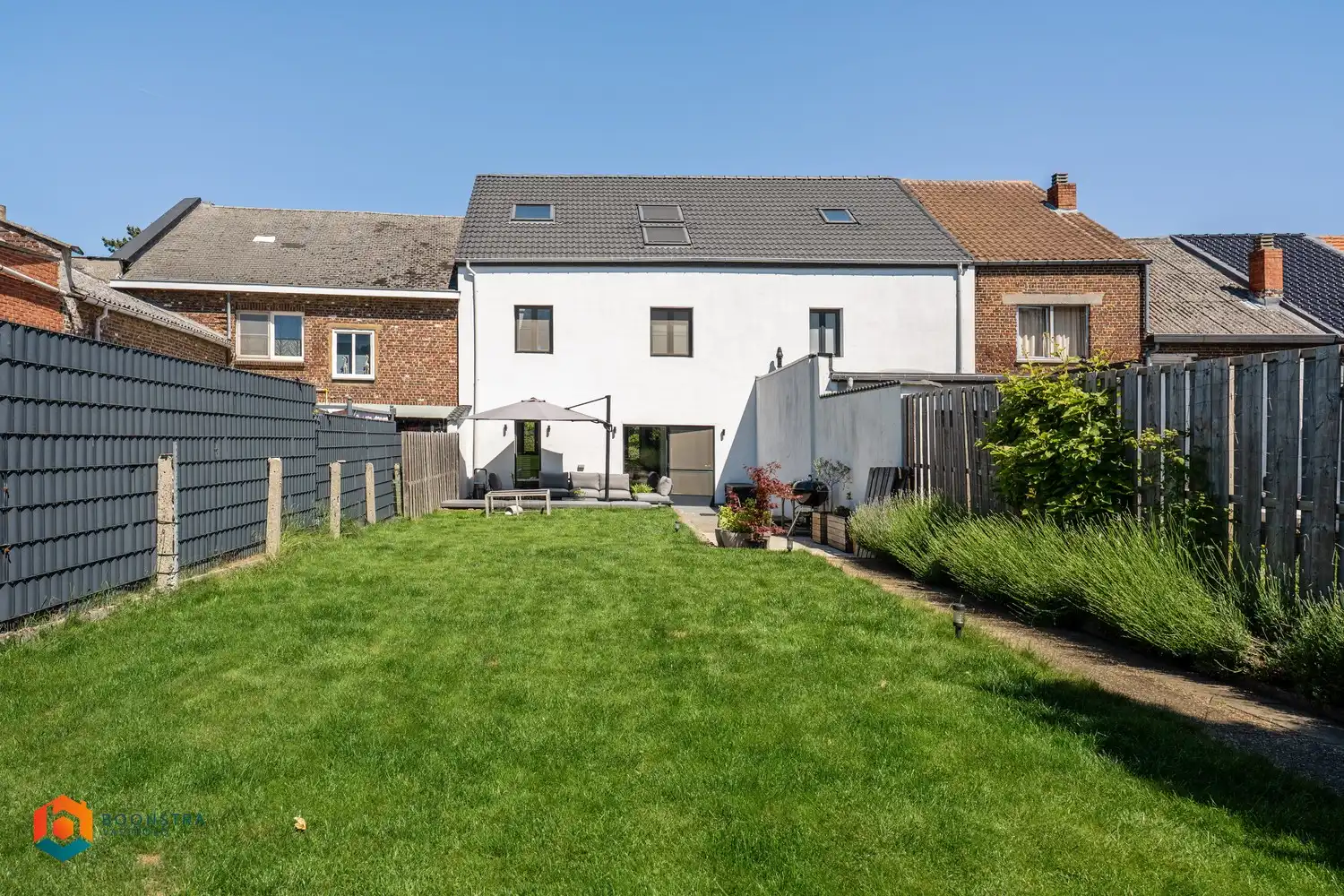 Instapklare woning met 4 slpkrs met gezellig terras en tuin foto 15