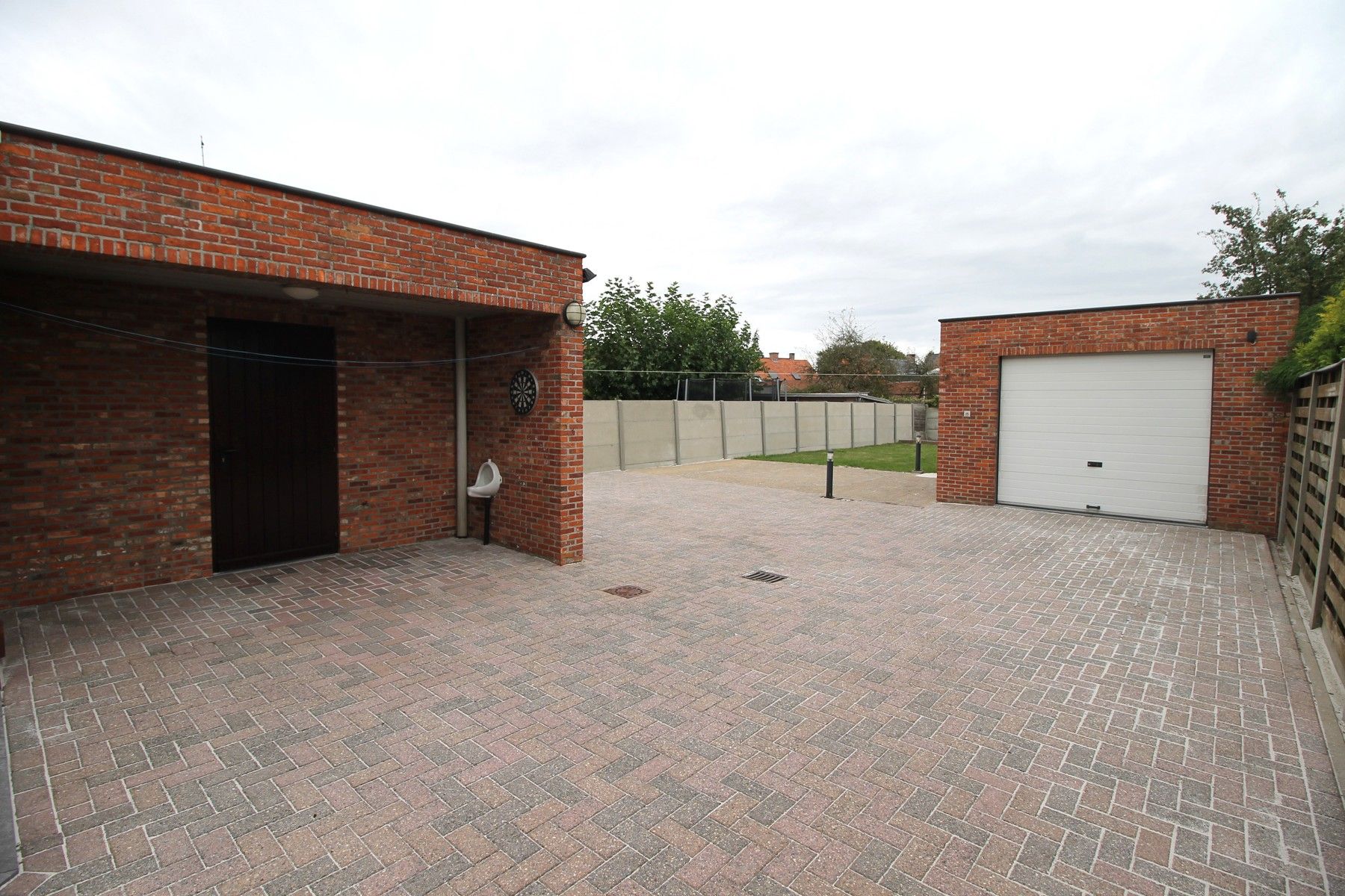 Een woning met 3 slaapkamers, garage en tuin vlakbij het centrum van Merksplas. foto 22