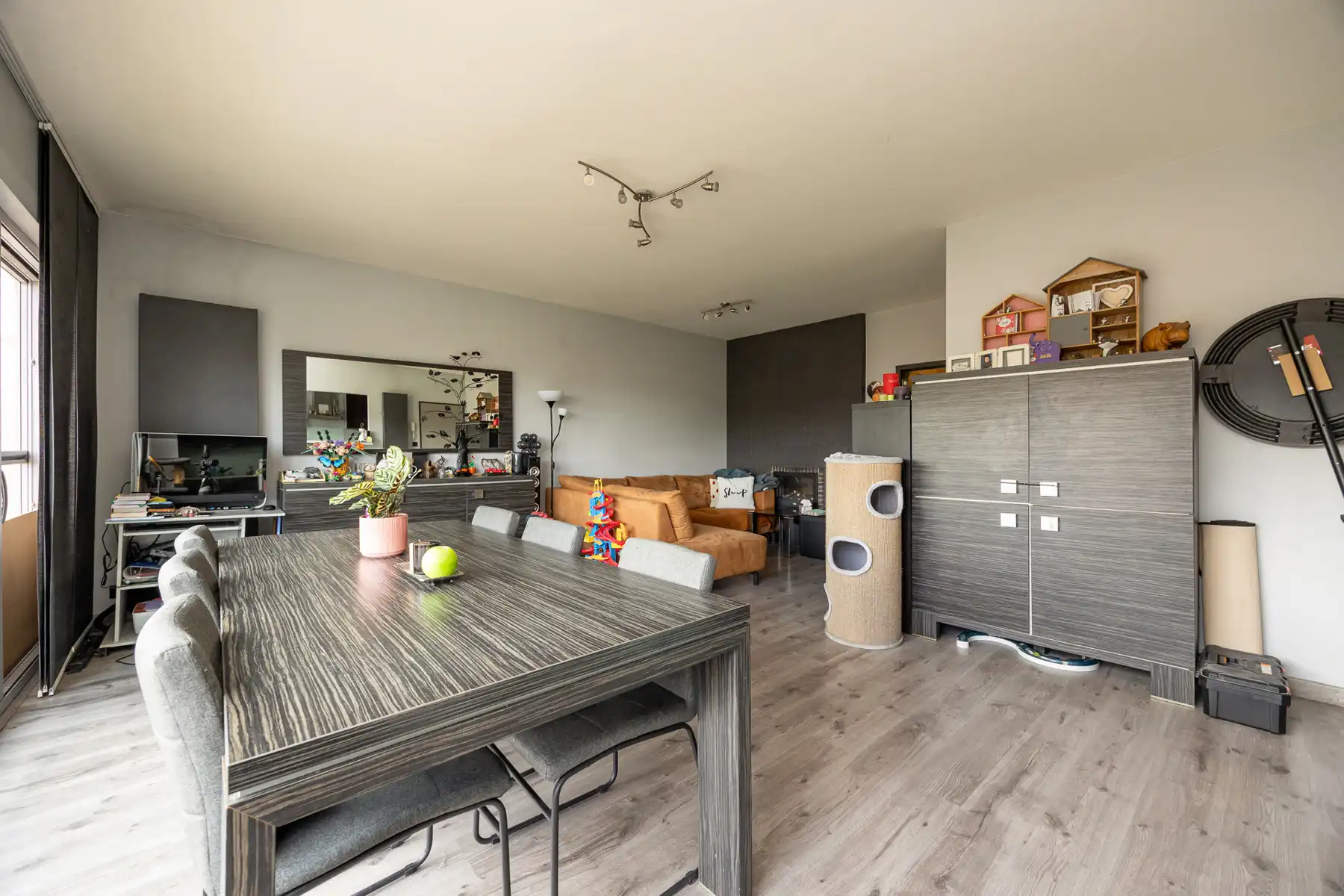 Appartement met 2 slaapkamers in de Altena-wijk te Kontich foto 3