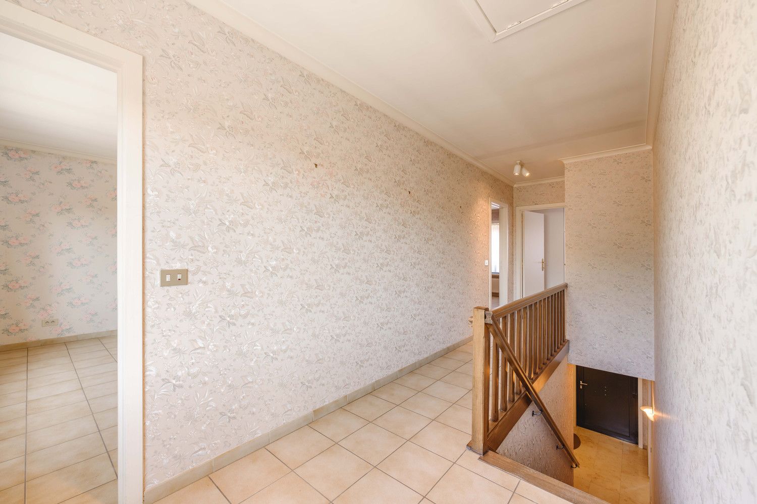Instapklare woning in het centrum van Meulebeke. foto 14
