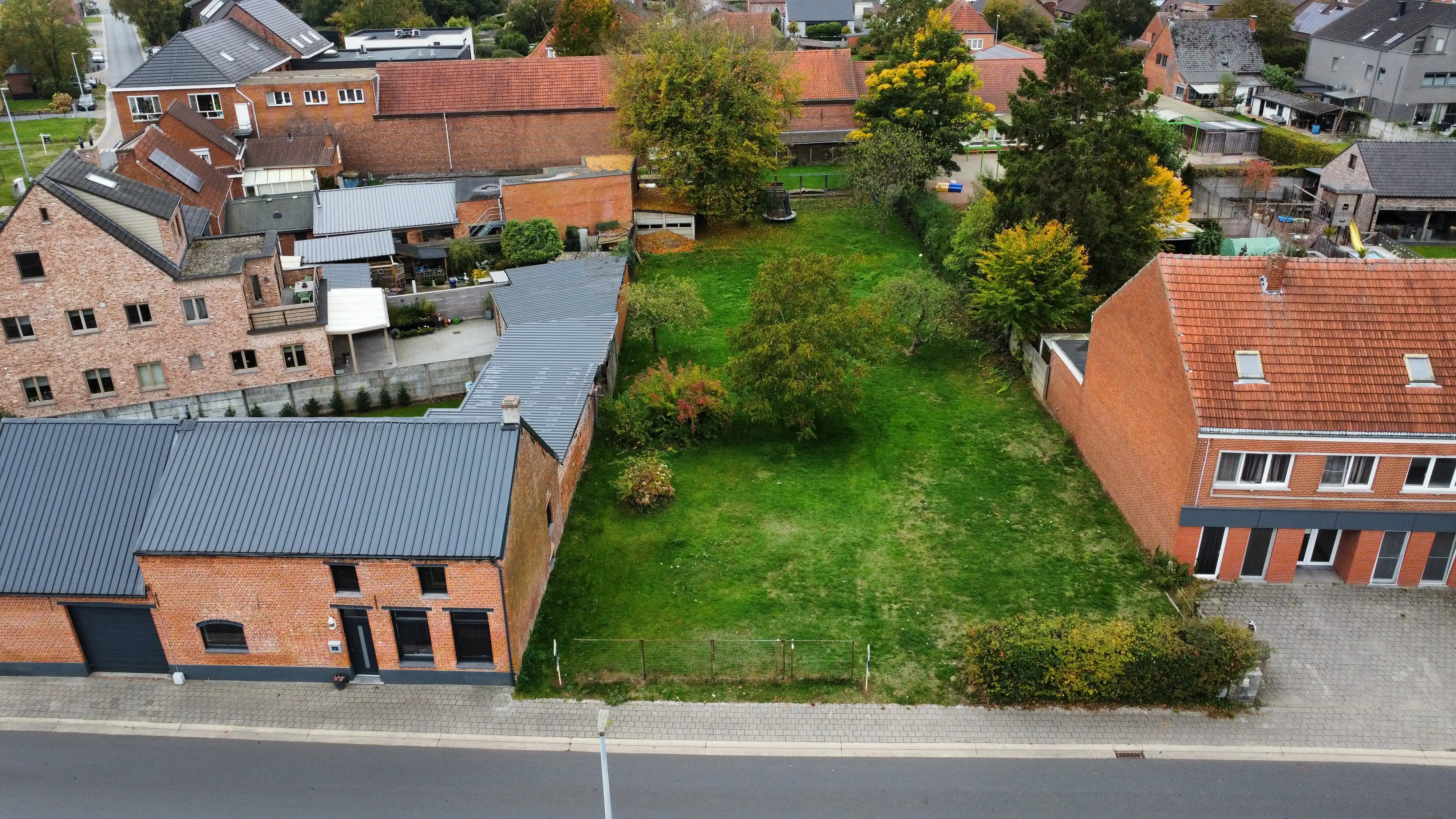 Bouwgrond voor halfopen bebouwing van 1049 m2 in residentiële wijk te Mol (Millegem) foto 3