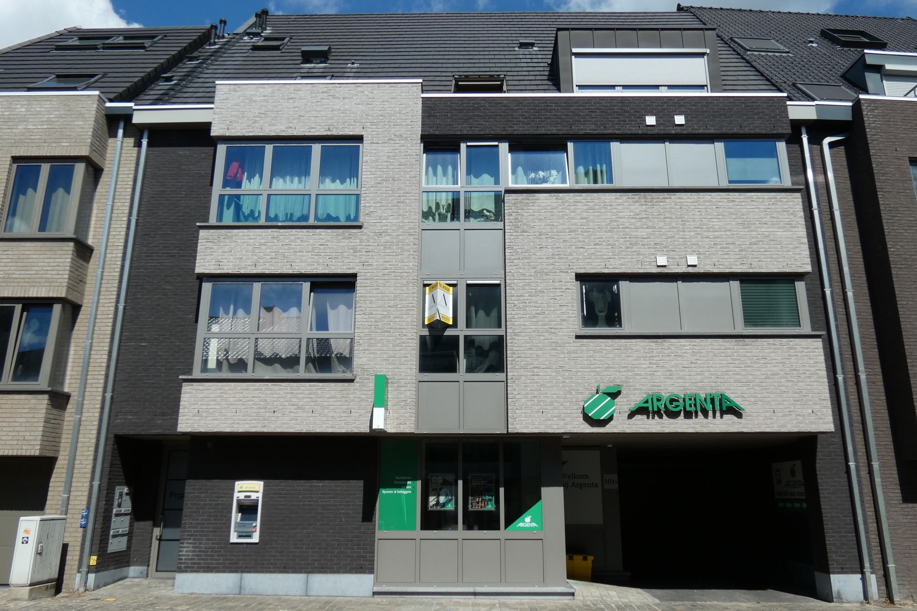 Gezellig 2-slaapkamer app. in het hartje van Erembodegem foto {{pictureIndex}}