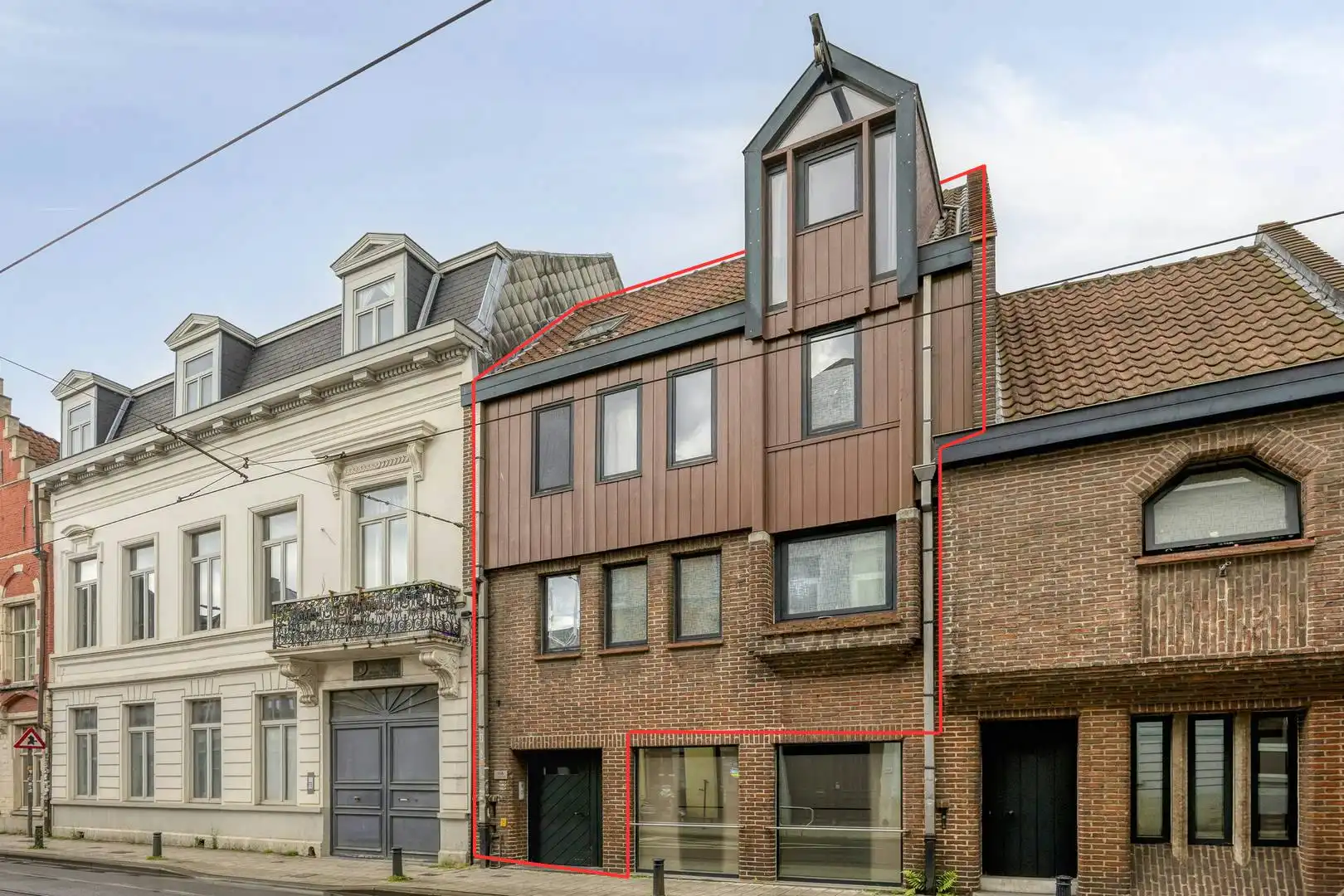 Hoofdfoto van de publicatie: Veelzijdige opbrengsteigendom of woning in Gent te koop!