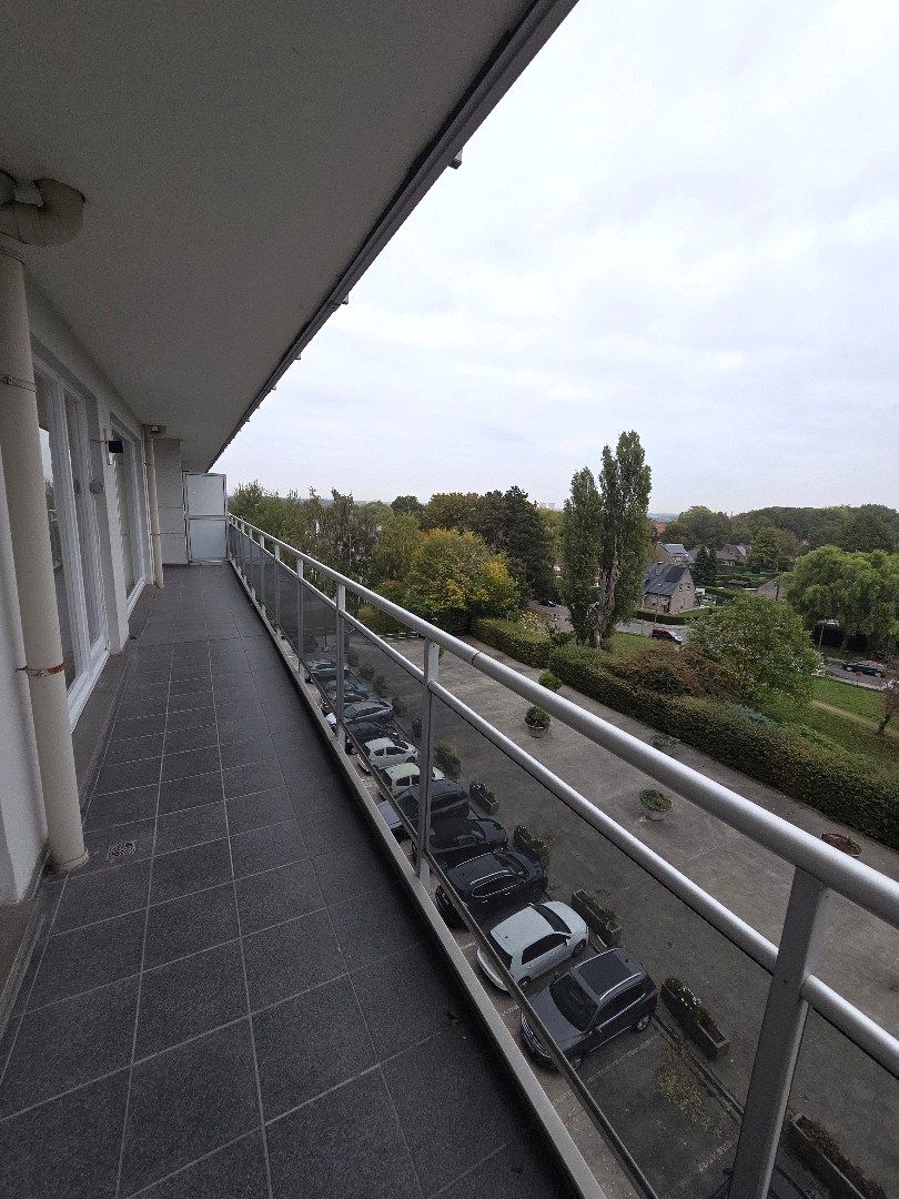 Te koop: Appartement op de 5de verdieping met een uitzicht dat nooit verveelt! foto 10