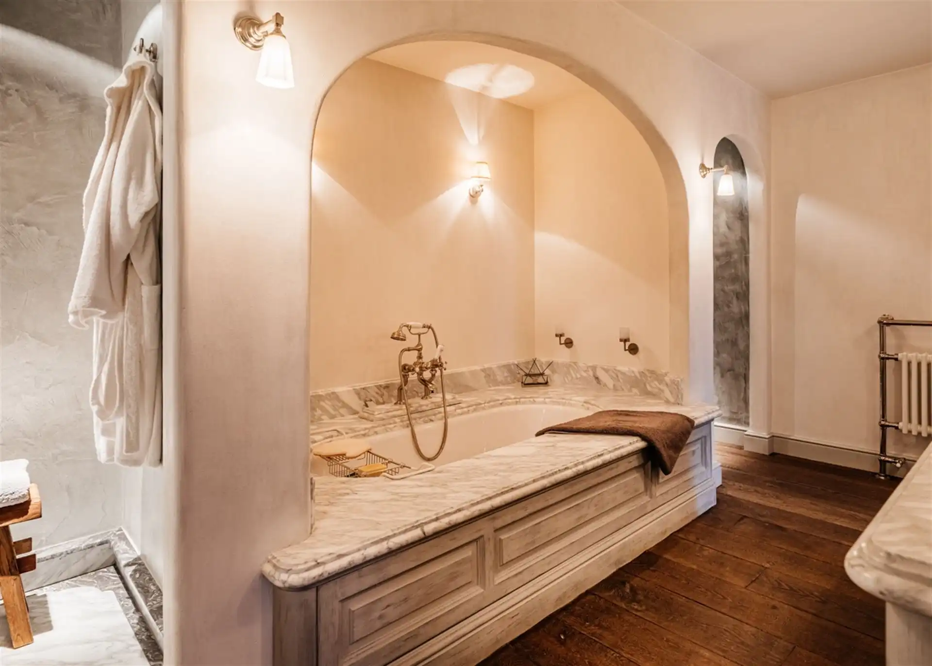 Charmante, hoogwaardig afgewerkte woning in een woonwijk. foto 22