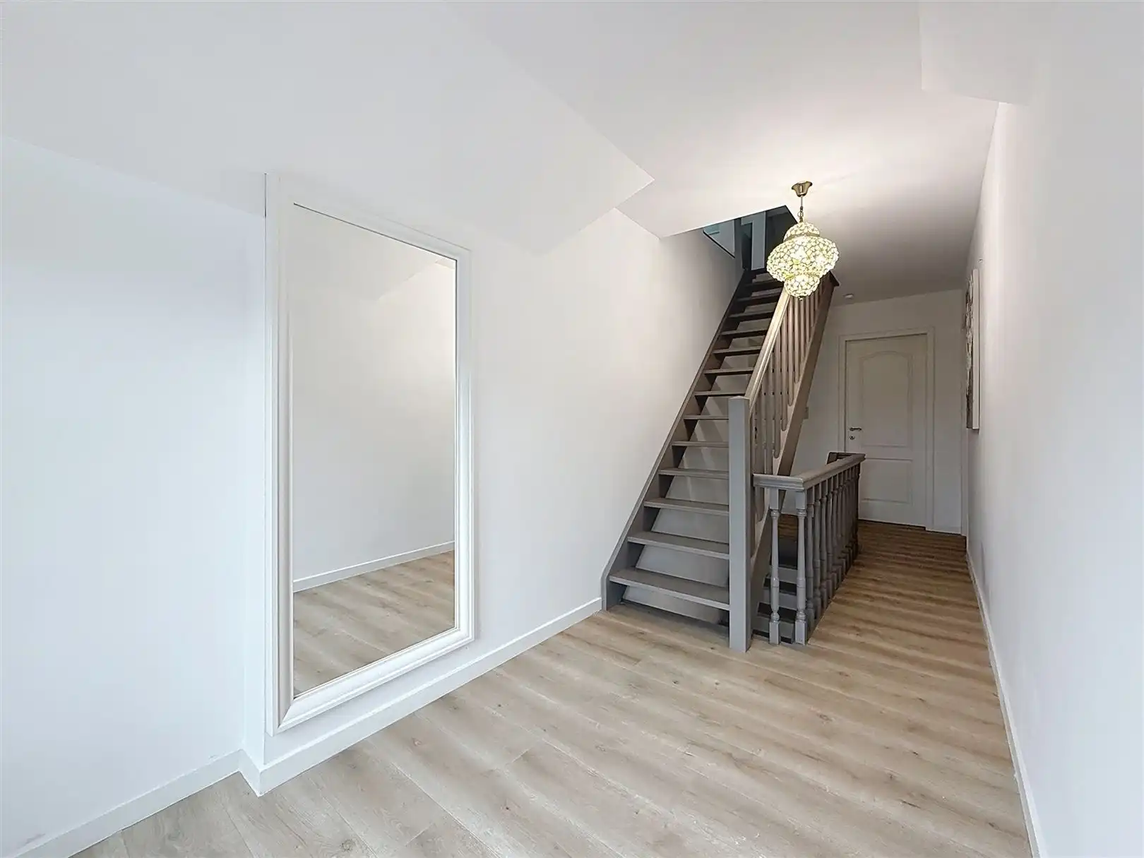 Ruime gerenoveerde woning, 5 slpks, 2 bdks, tuin, 11a 11ca  foto 57