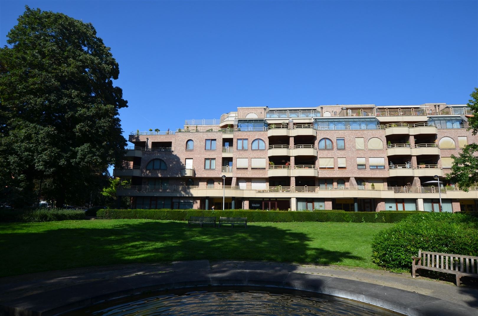 Aangenaam ruim appartement op toplocatie foto {{pictureIndex}}