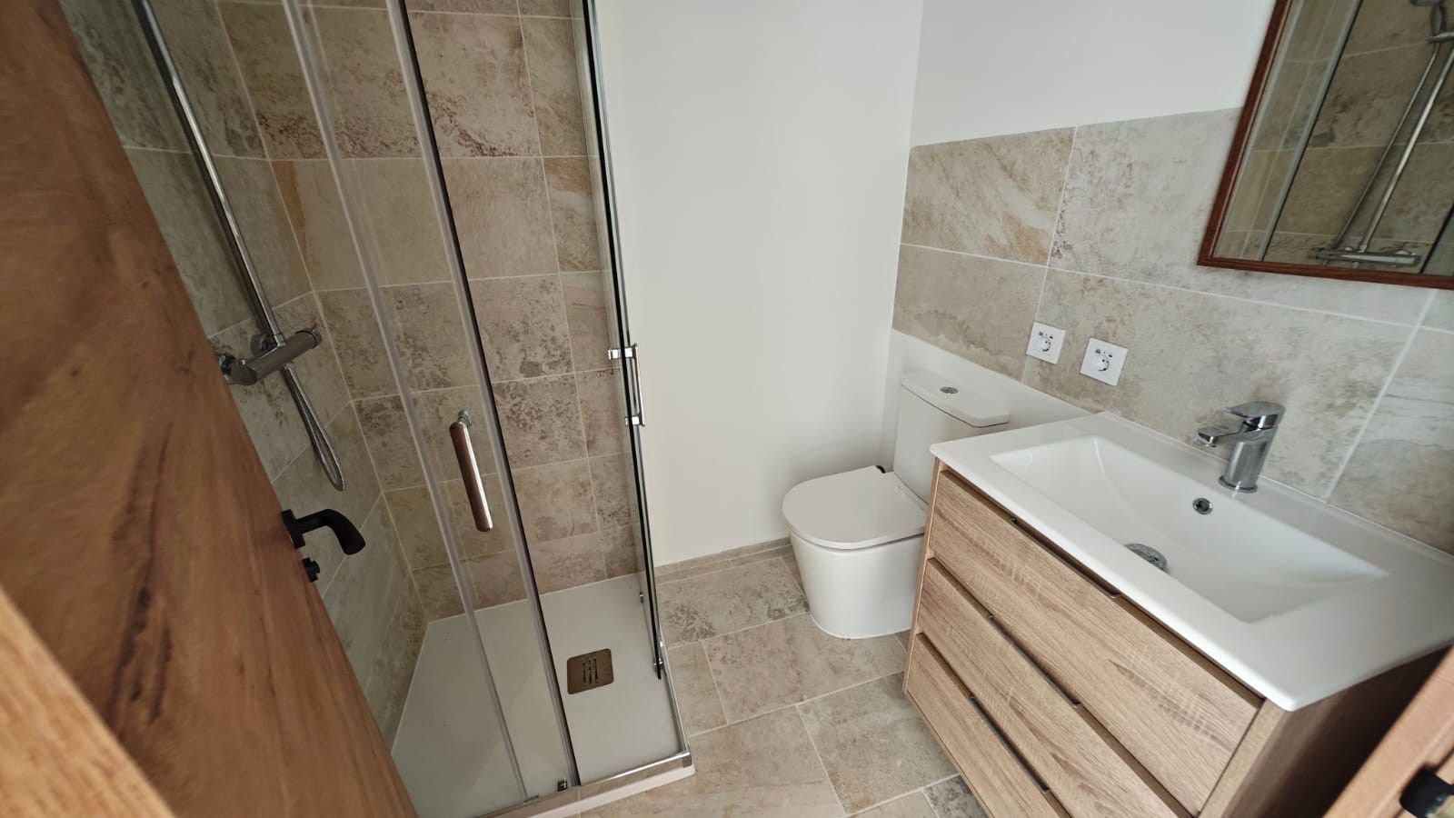 Ruime woning op toplocatie! foto 14