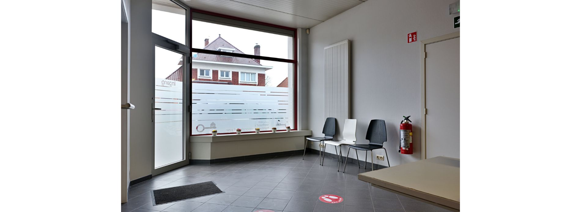 INTERESSANTE WONING MET KANTOOR & LOODS IN CENTRUM IEPER foto 4