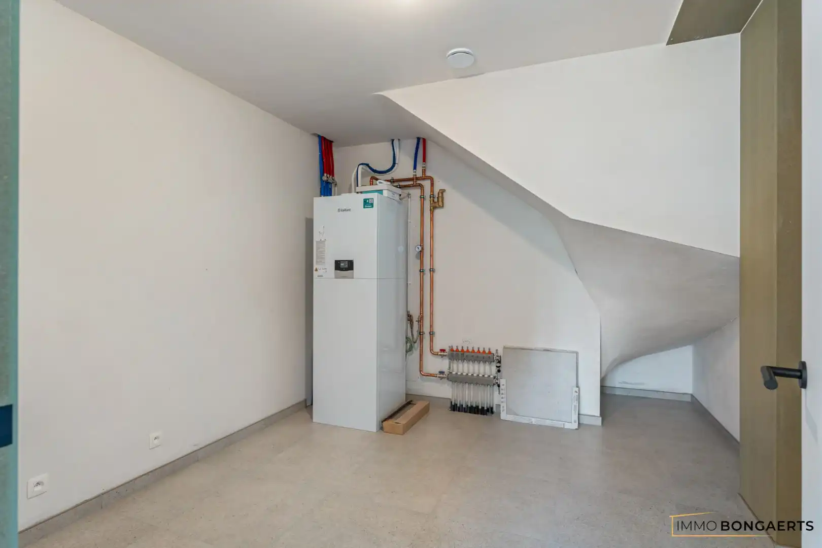 Volledig afgewerkte nieuwbouwwoning met 4 slaapkamers. foto 16