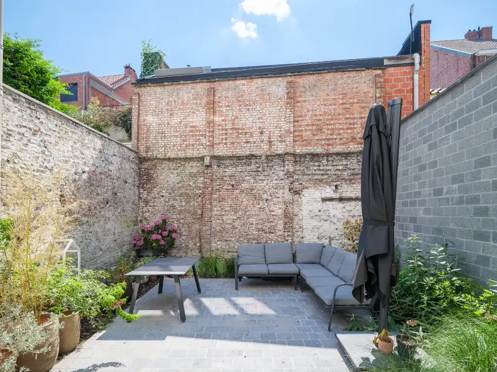 Centrum Gent - Instapklare burgerwoning met 4 slaapkamers, 2 badkamers, stadstuin en inpandig terras op een bijzonder centrale ligging. foto 9