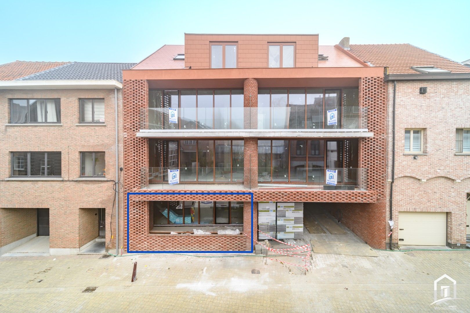 Prachtig nieuwbouwappartement op het gelijkvloers foto {{pictureIndex}}