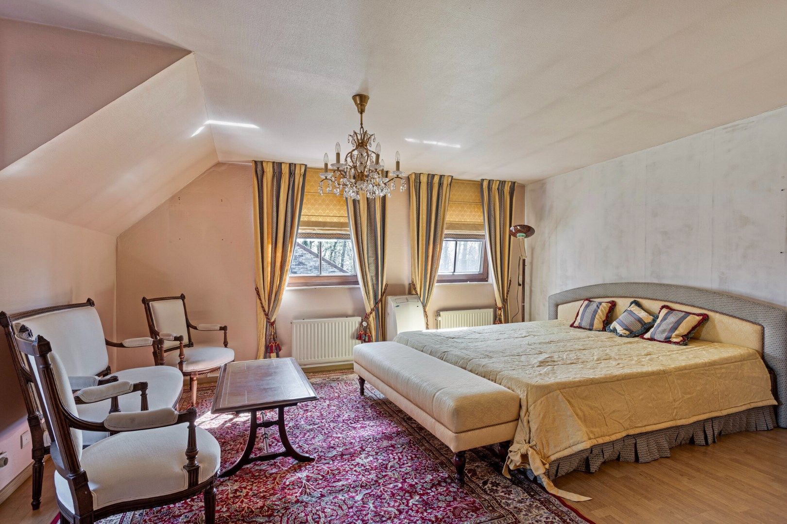 Vrijstaande villa met open zicht, grote zonnige tuin en praktijkruimte – Tongeren foto 16