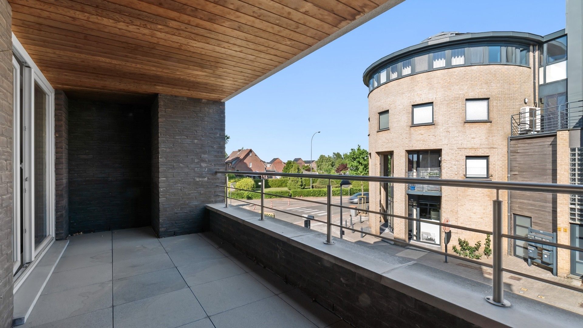 Duplex app. van 220m2 met 3 slpk's en 65m2 aan terrassen foto 12