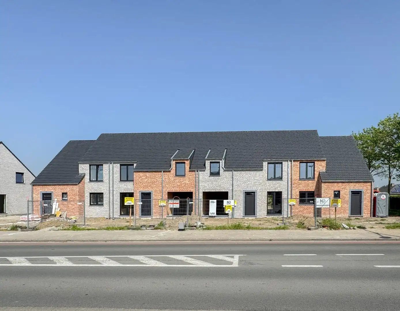 ONMIDDELLIJK BESCHIKBAAR - Ruime 4-slaapkamer woning op boogscheut van centrum Eernegem foto 5