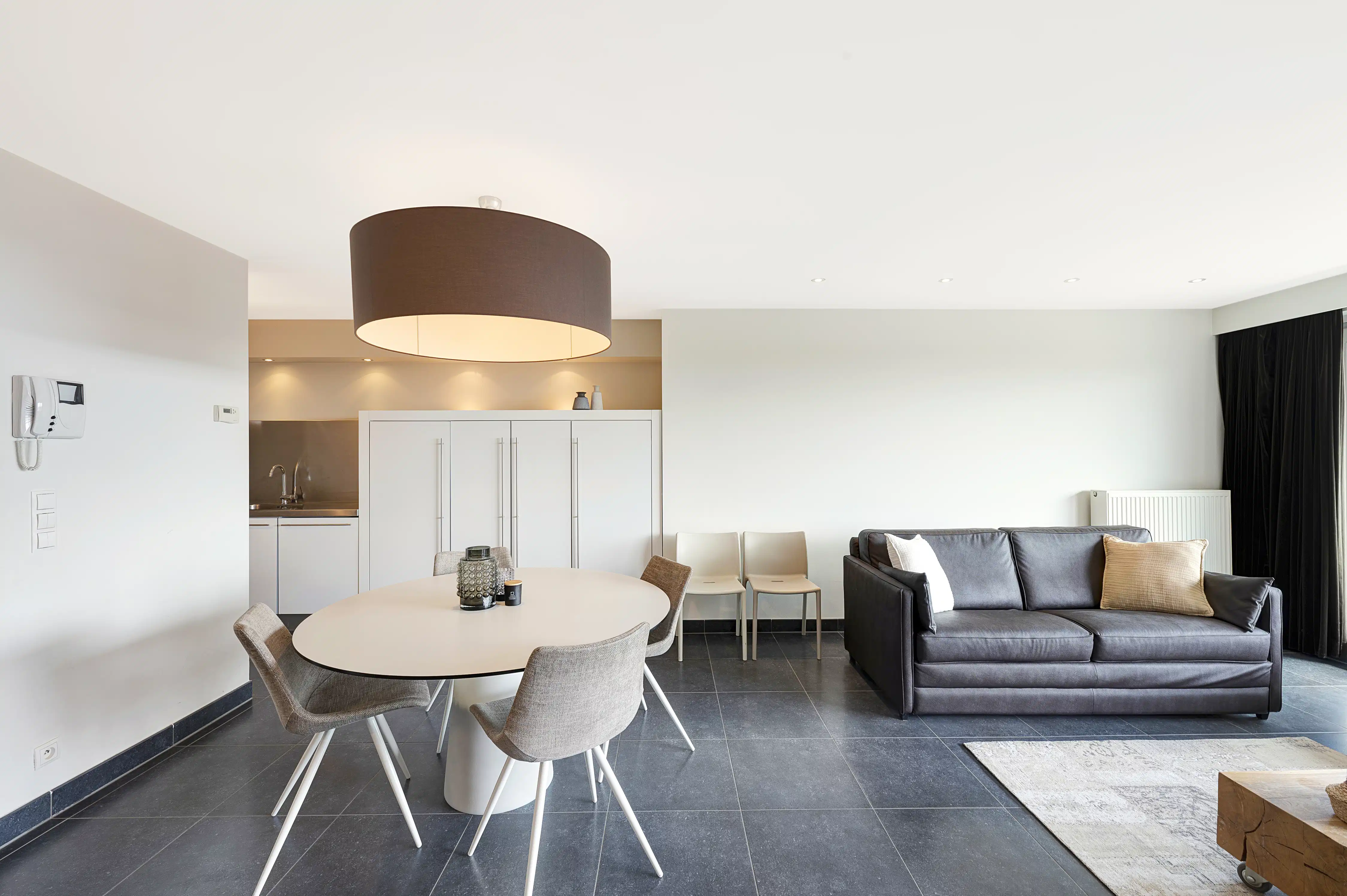 Ruim Duplex appartement op enkele passen van de Zeedijk te Duinbergen foto 8
