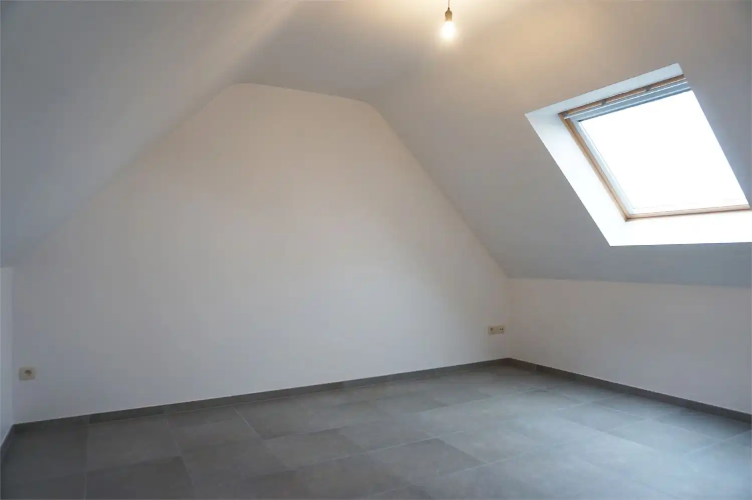 Duplex appartement met terras, 2 slaapkamers en dubbele autostaanplaats in centrum Paal foto 11