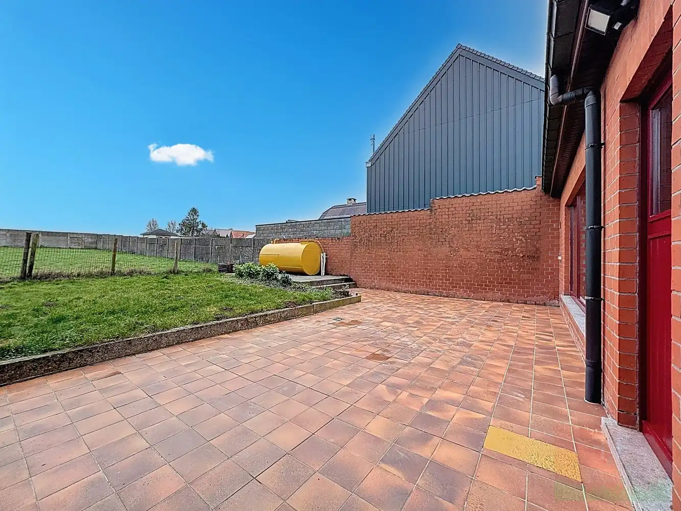 Ruime eengezinswoning met 4 slaapkamers, garage en mooie tuin foto 25