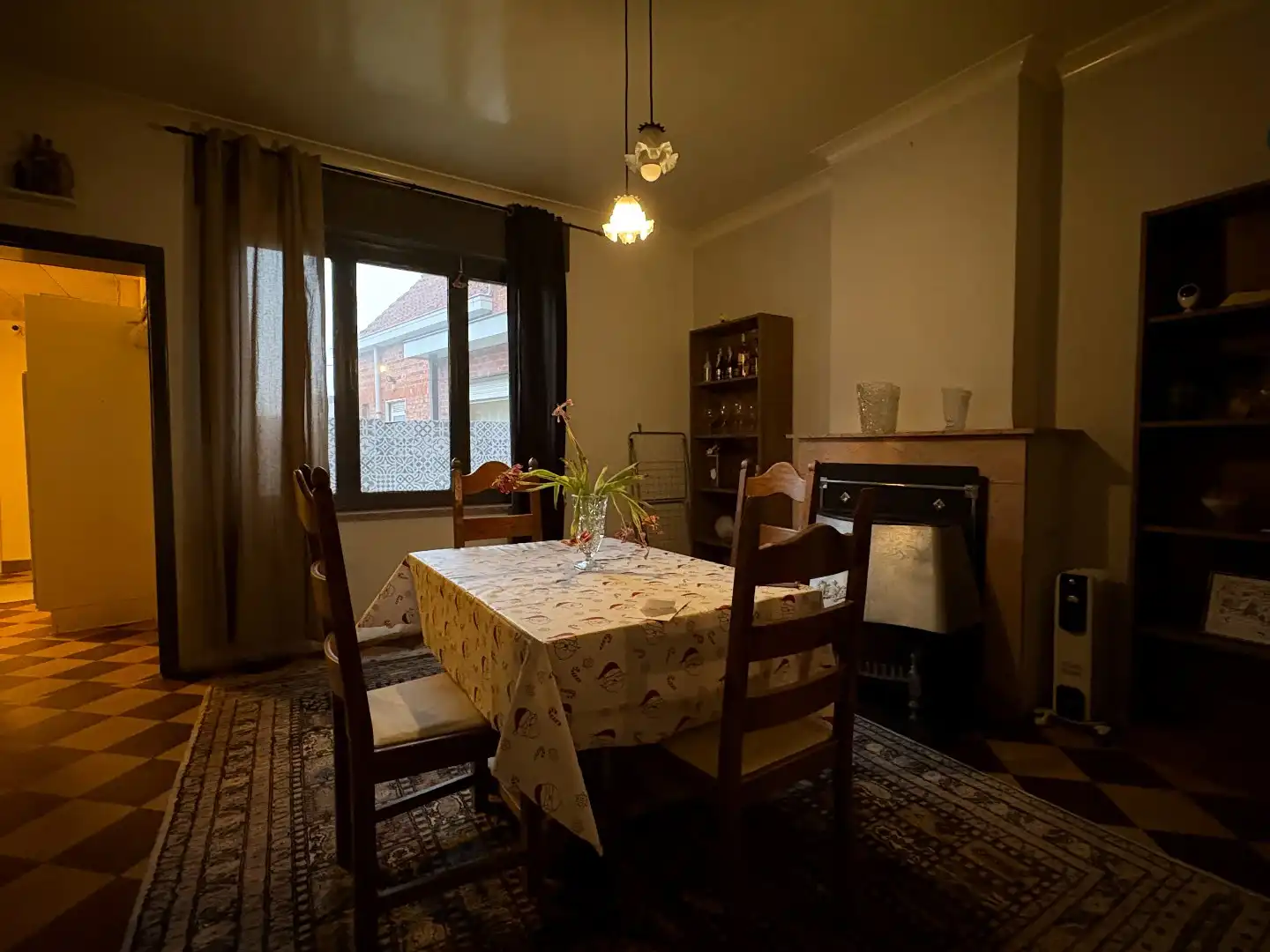 Te renoveren woning te koop in Oostrozebeke met 3 slaapkamers!  foto 3