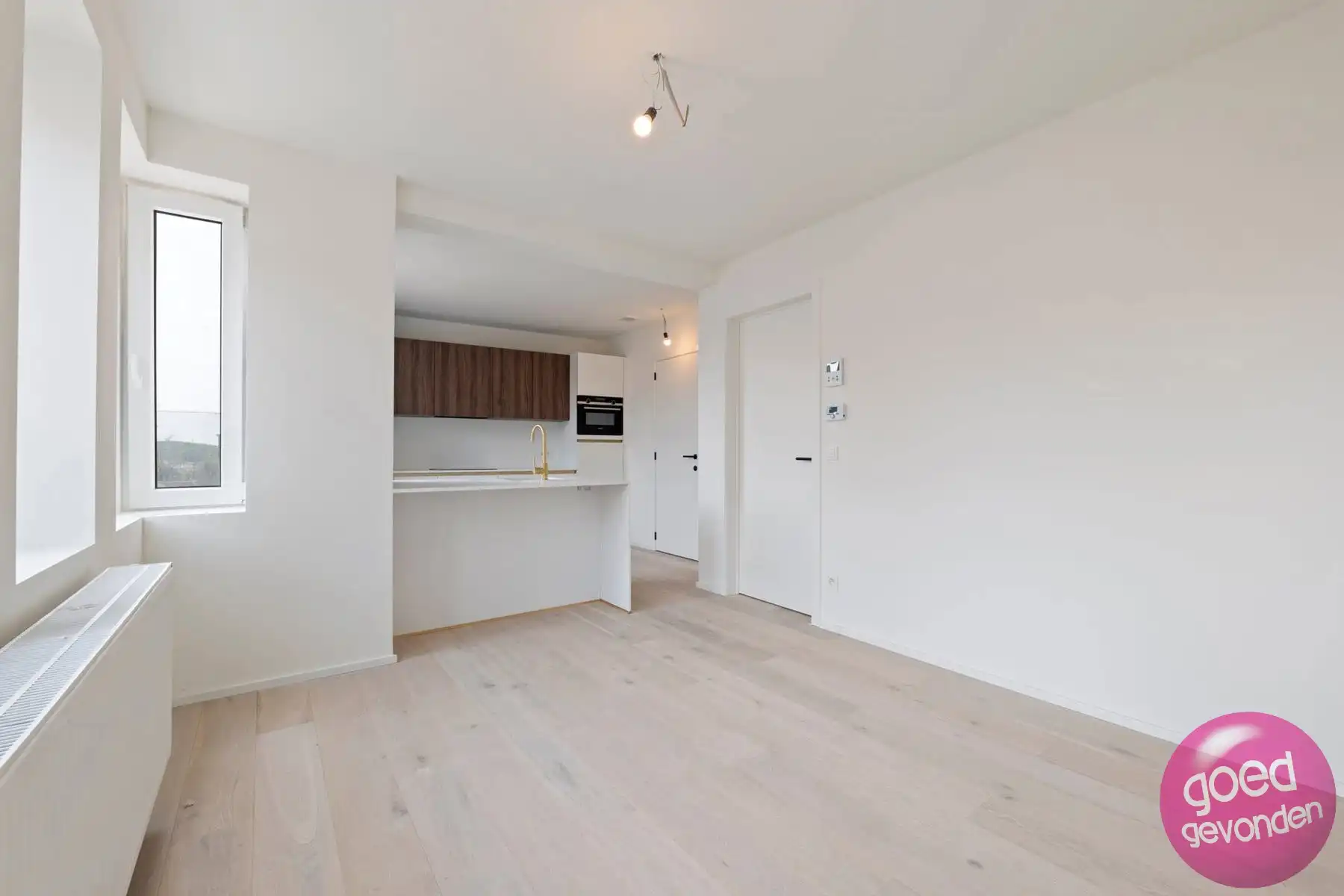 NIEUW APP - 1of2 SLK - TERRAS - KELDER - CENTRUM - GEEN BTW foto 4