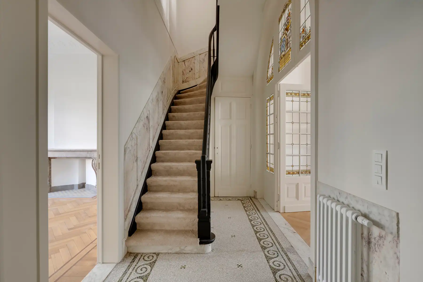 Luxueus gerenoveerde burgerwoning met tuin en terras foto 3