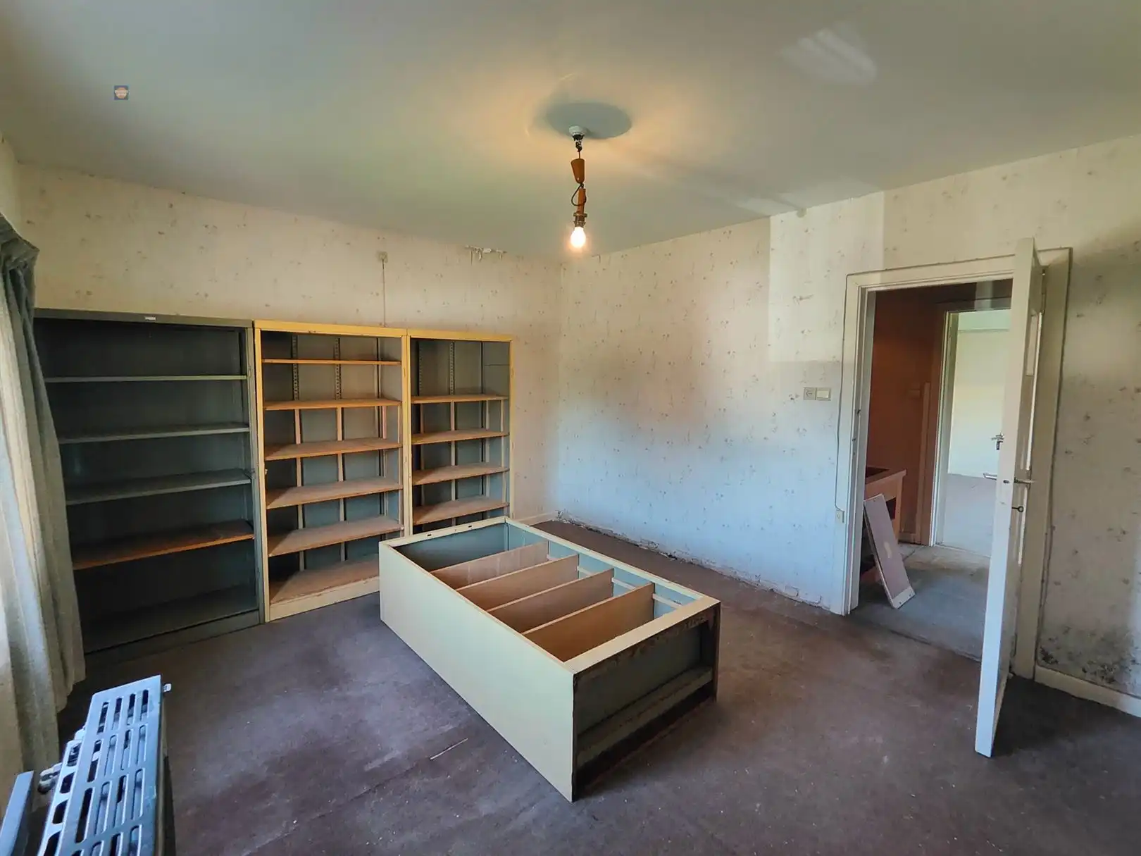 Karaktervolle te renoveren woning met 3 slaapkamers en tuin in Denderleeuw foto 9