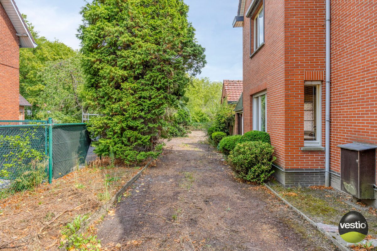 OP TE FRISSEN HALF VRIJSTAANDE WONING OP 7A87CA STADSRAND HASSELT. foto 26