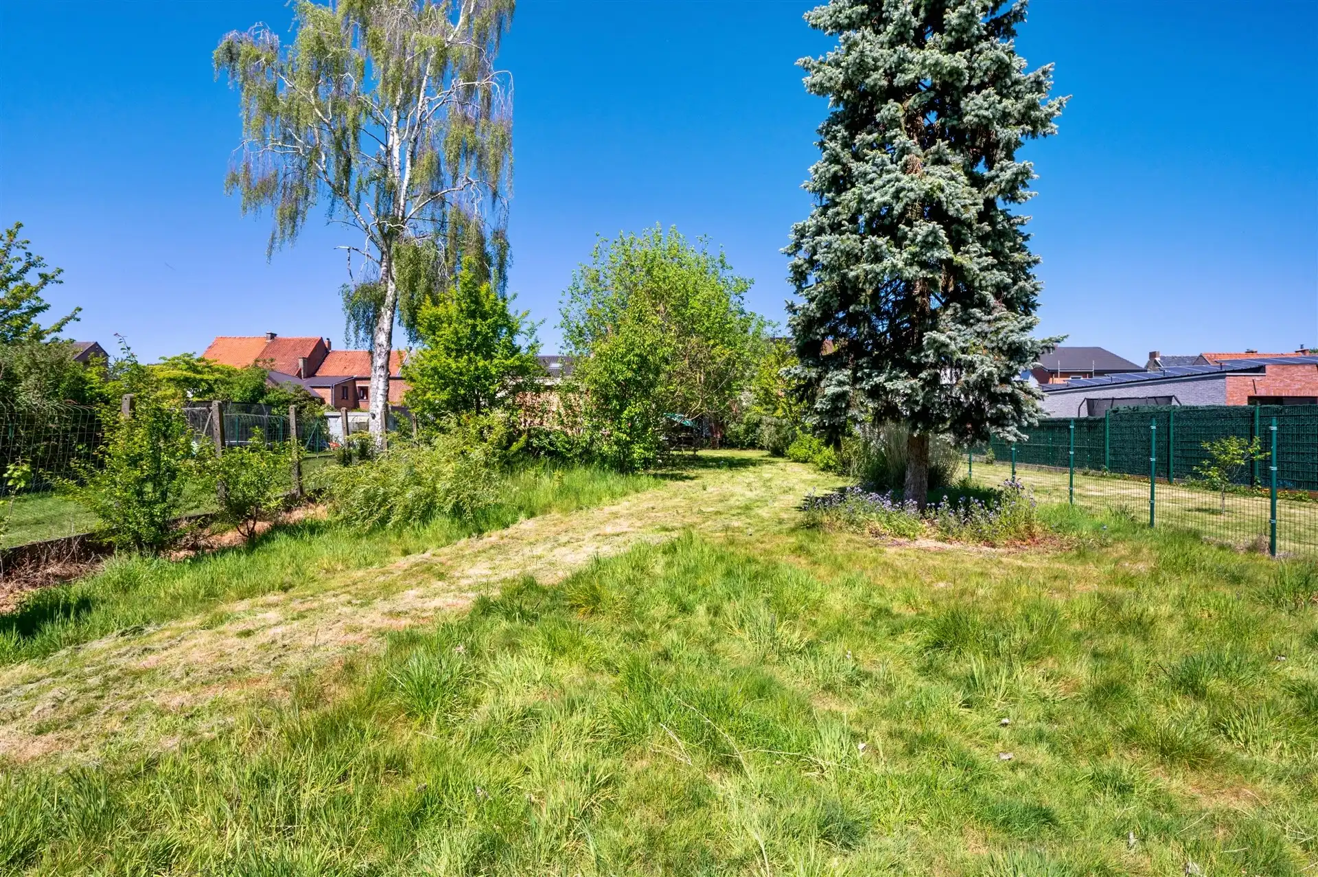 Ruime woning met multifunctioneel bijgebouw en grote tuin foto 30
