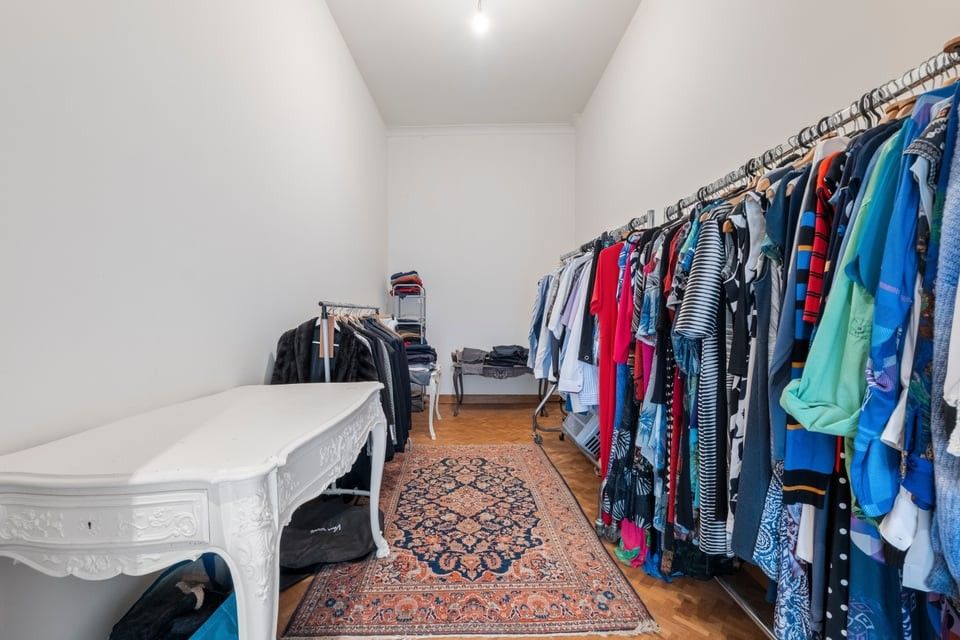 ICONISCH HANDELSPAND MET LUXUEUZE WOONST OP DE GROTE MARKT VAN SINT-TRUIDEN foto 16