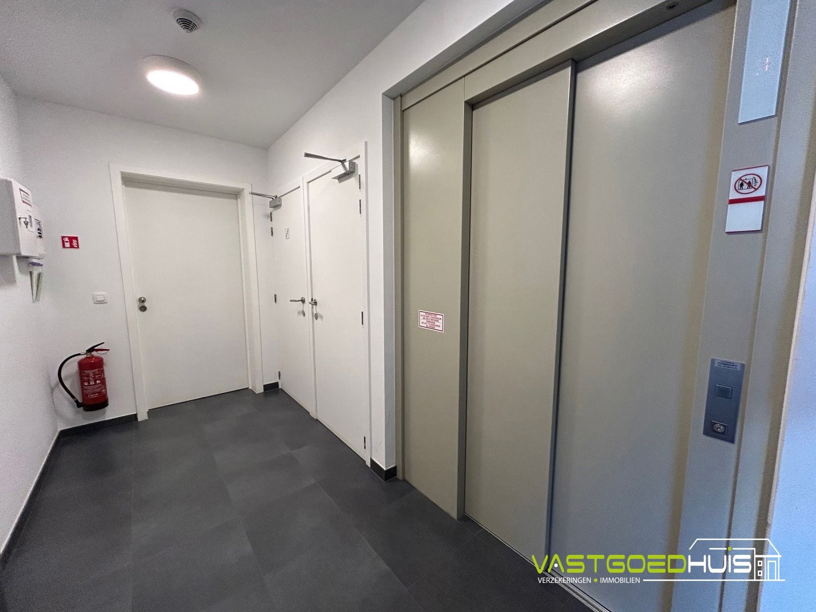 Hedendaags duplex appartement met terras foto 4