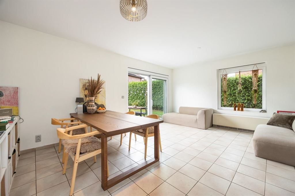 Gelijkvloers appartement met grote tuin foto 7