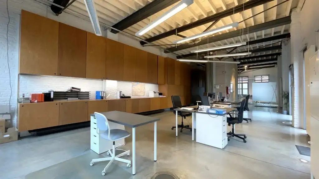 Trendy kantoor in gerenoveerd pakhuis nabij het Eilandje foto 6
