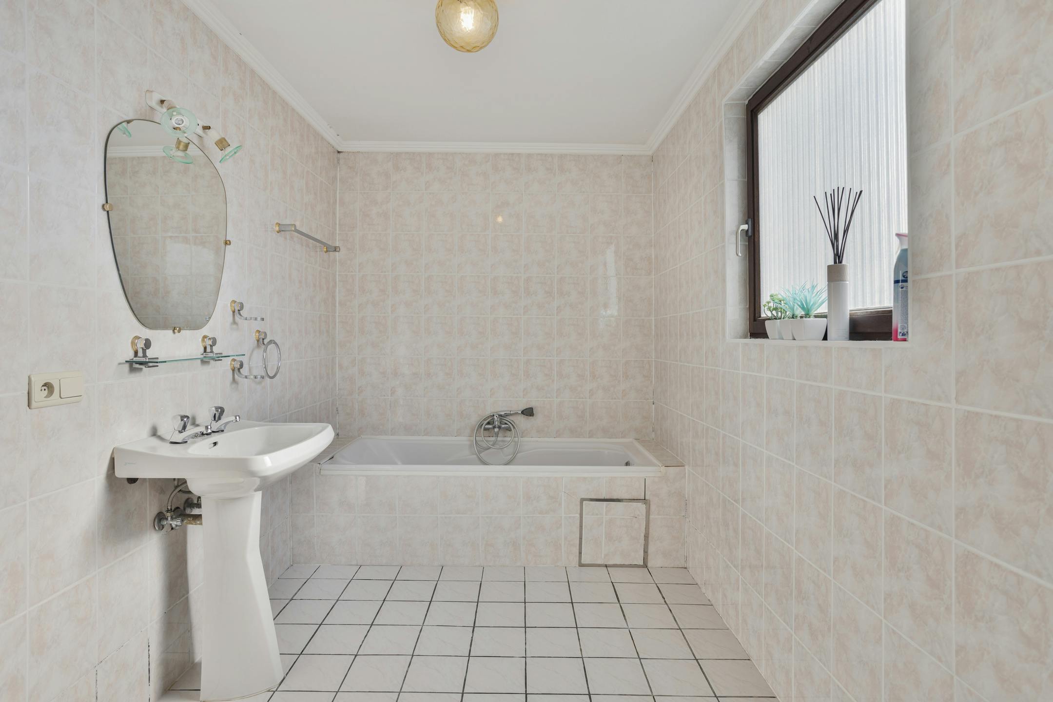 Rijwoning met veel potentieel te koop in centrum Knokke foto 19