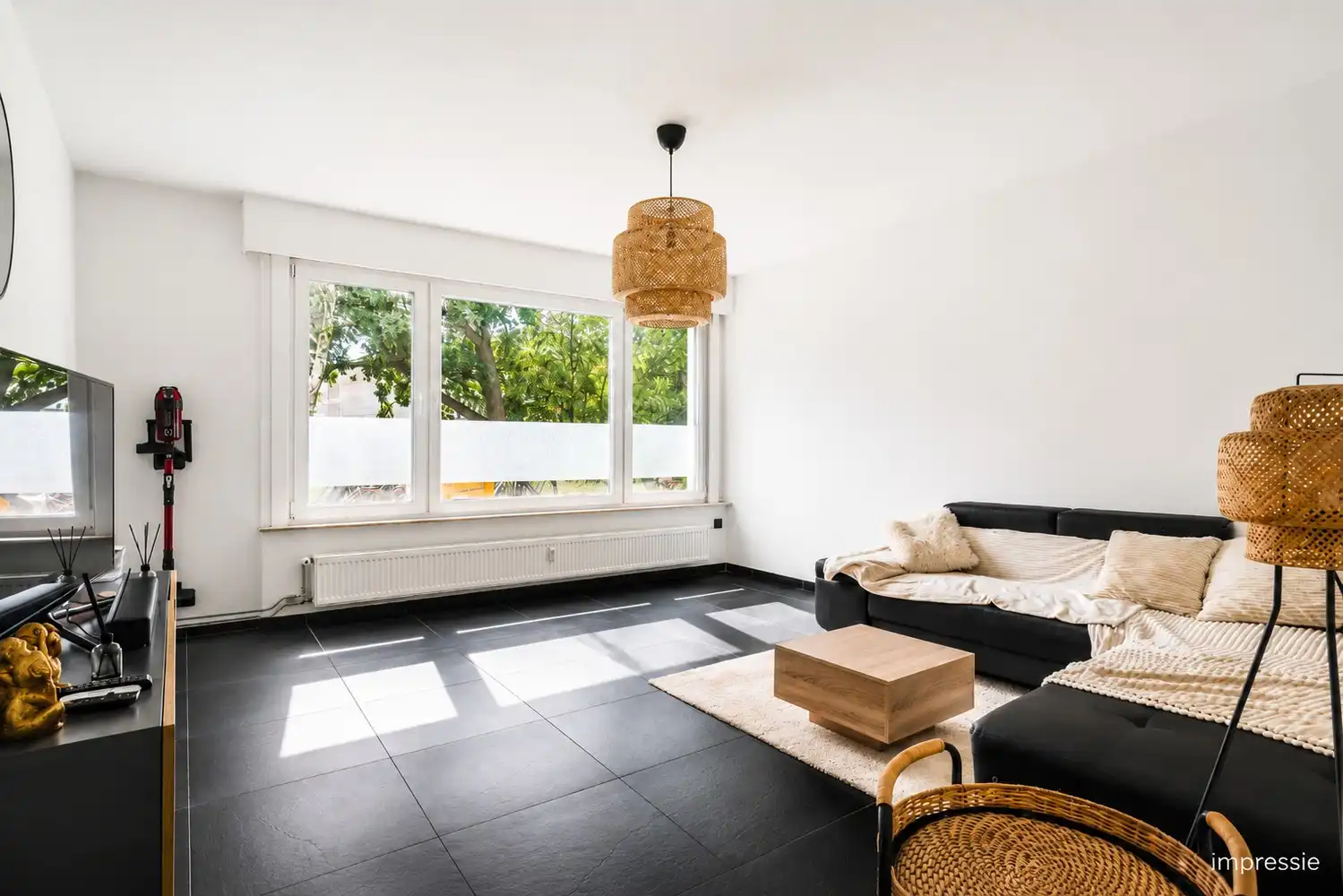 Instapklaar gelijkvloers appartement te Hoboken! foto 2