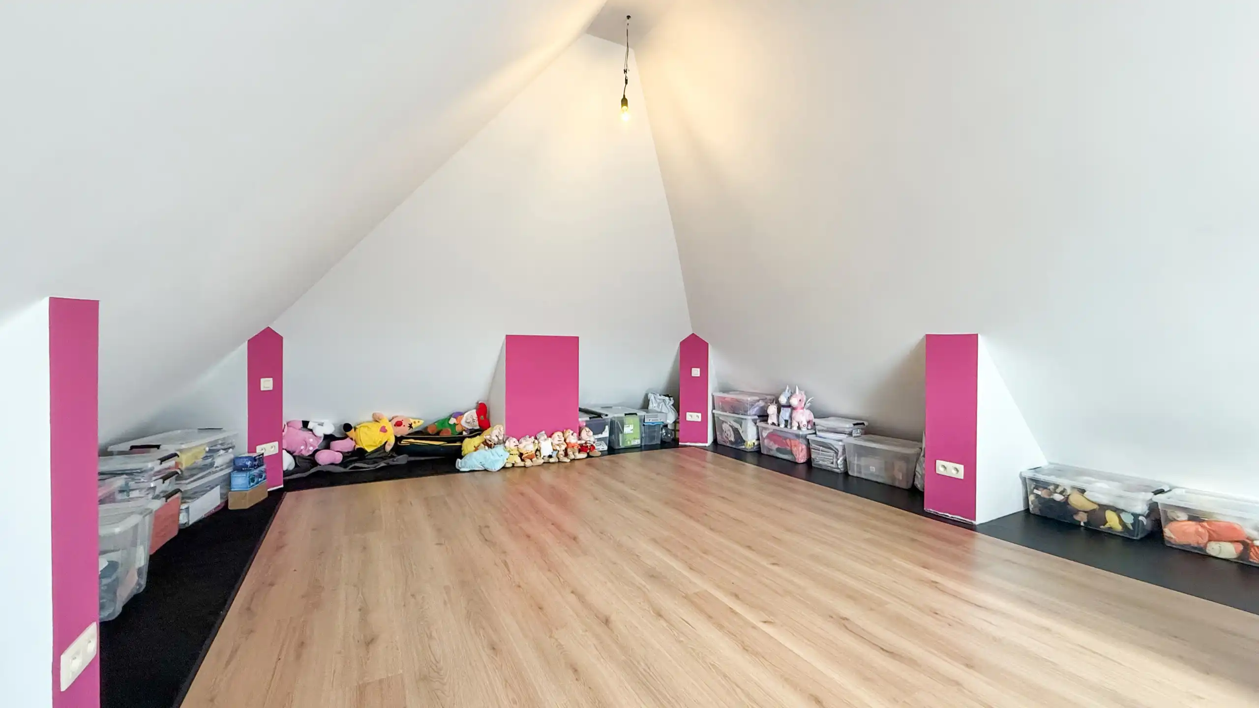 Gerenoveerde woning met veel ruimte en 6 slaapkamers! foto 34