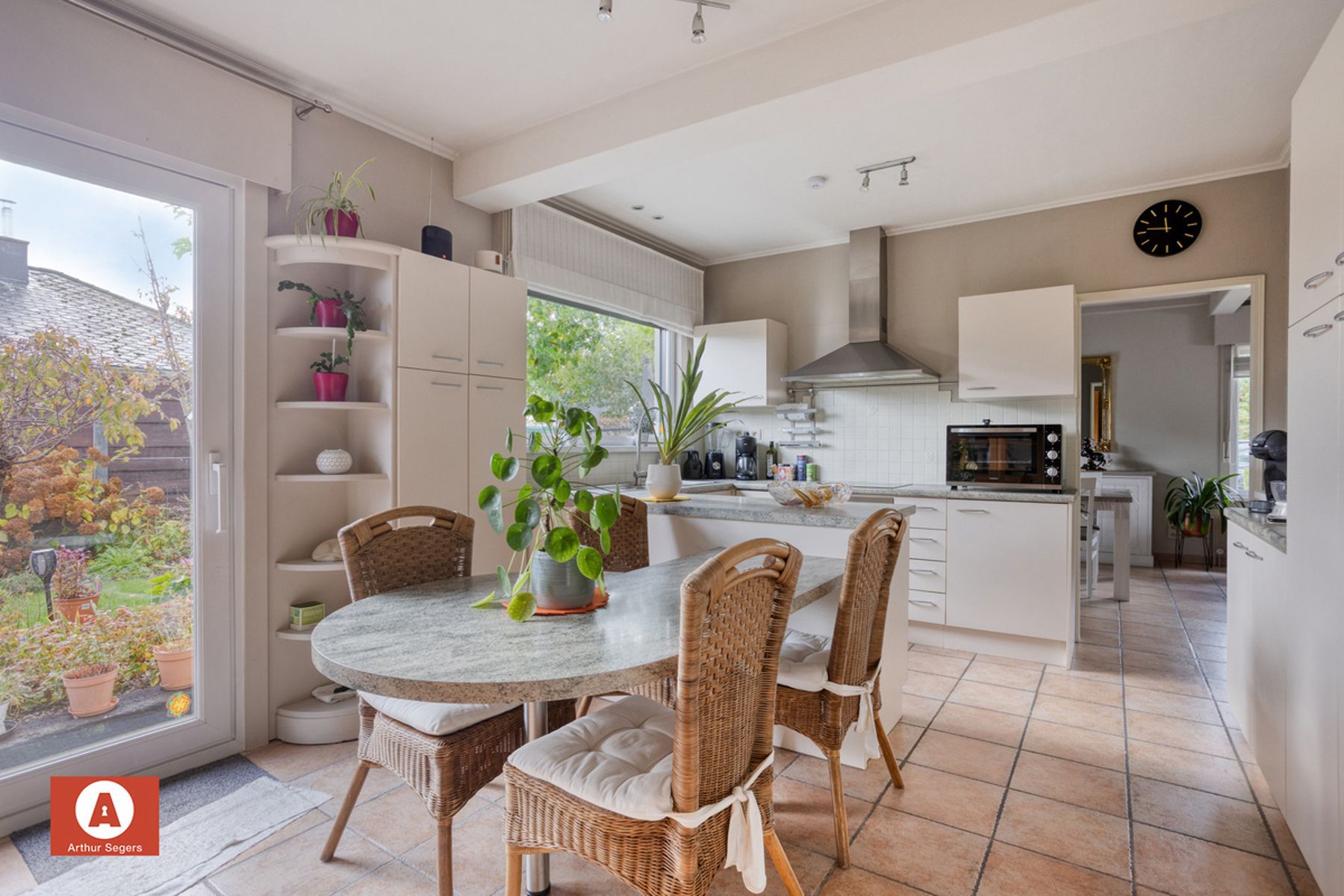 Rustig gelegen, instapklare en perfect onderhouden Bungalow. foto 13