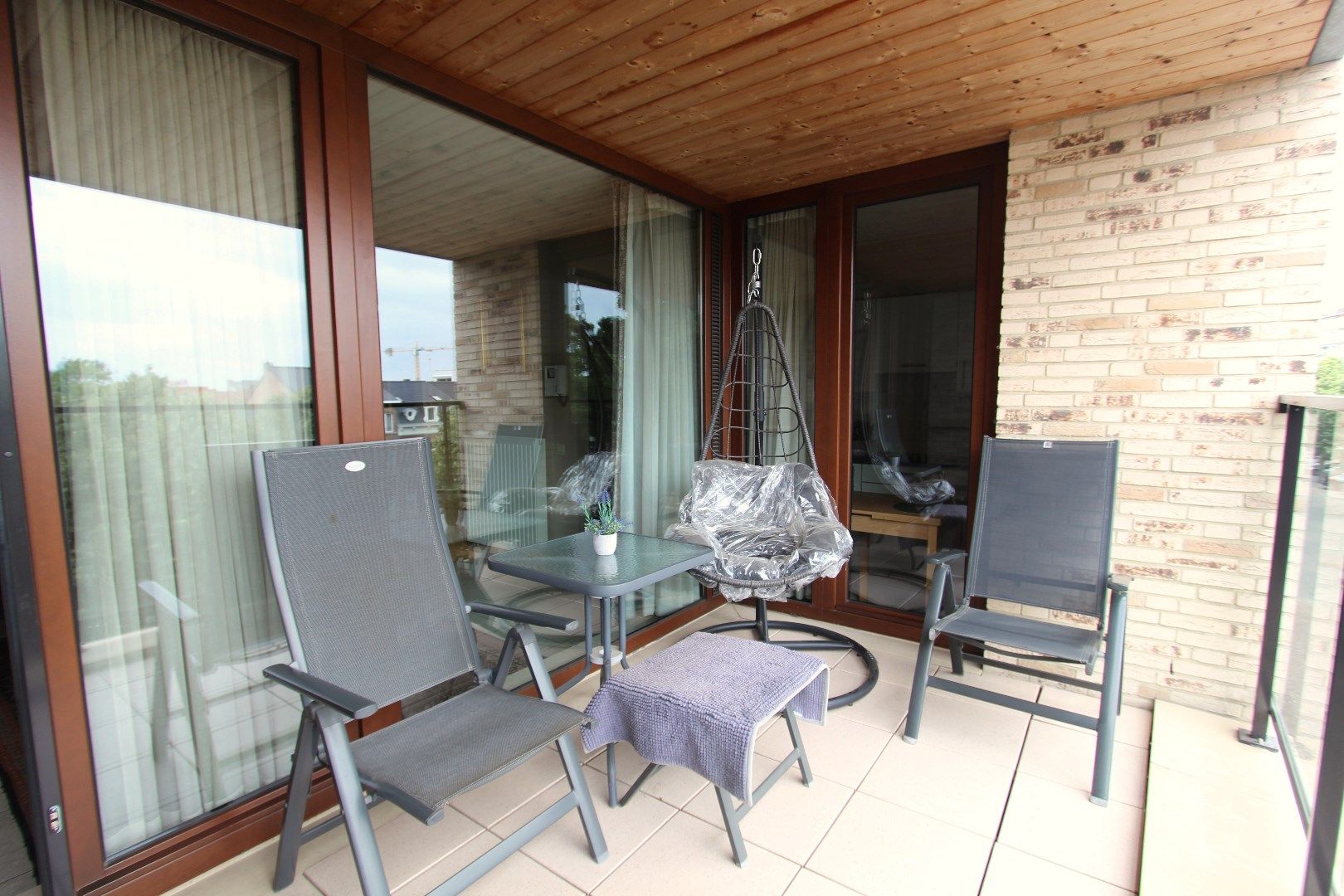 STADSAPPARTEMENT MET MOOI TERRAS + PRIVE PARKING foto 5