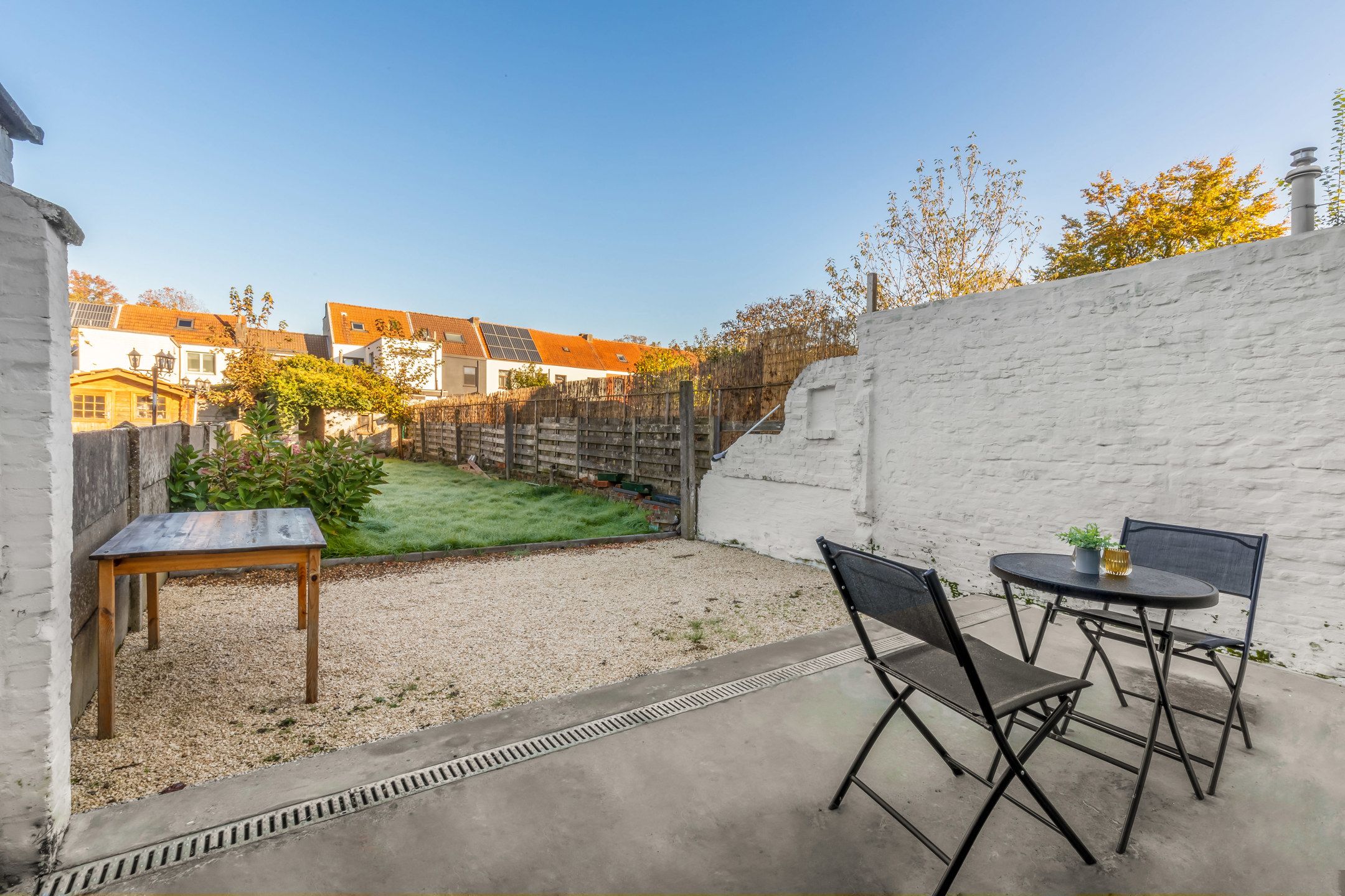 Volledig gerenoveerde woning met tuin in hartje Schoten foto 18