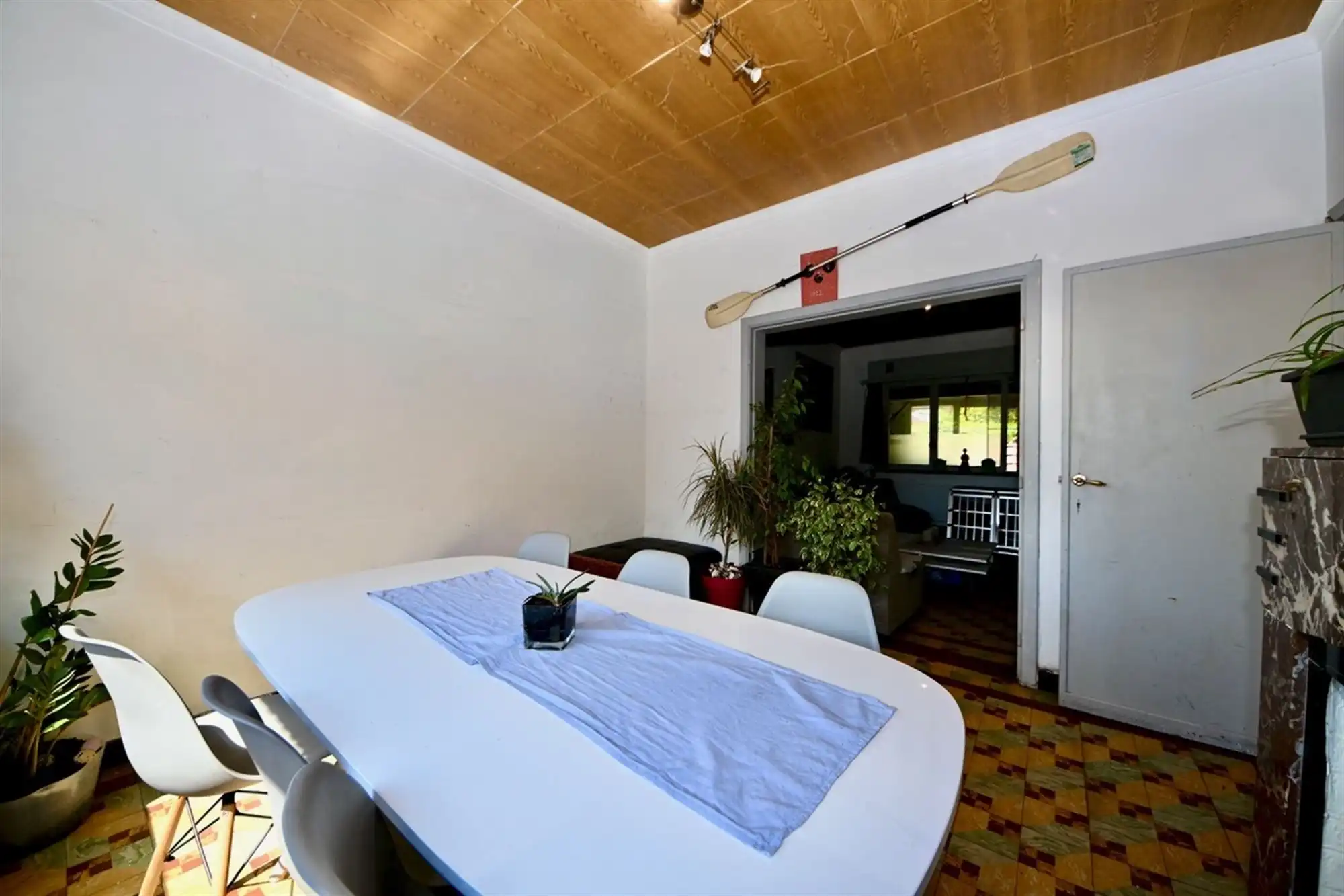 Te renoveren woning met 3 slaapkamers, garage en tuin.  foto 3