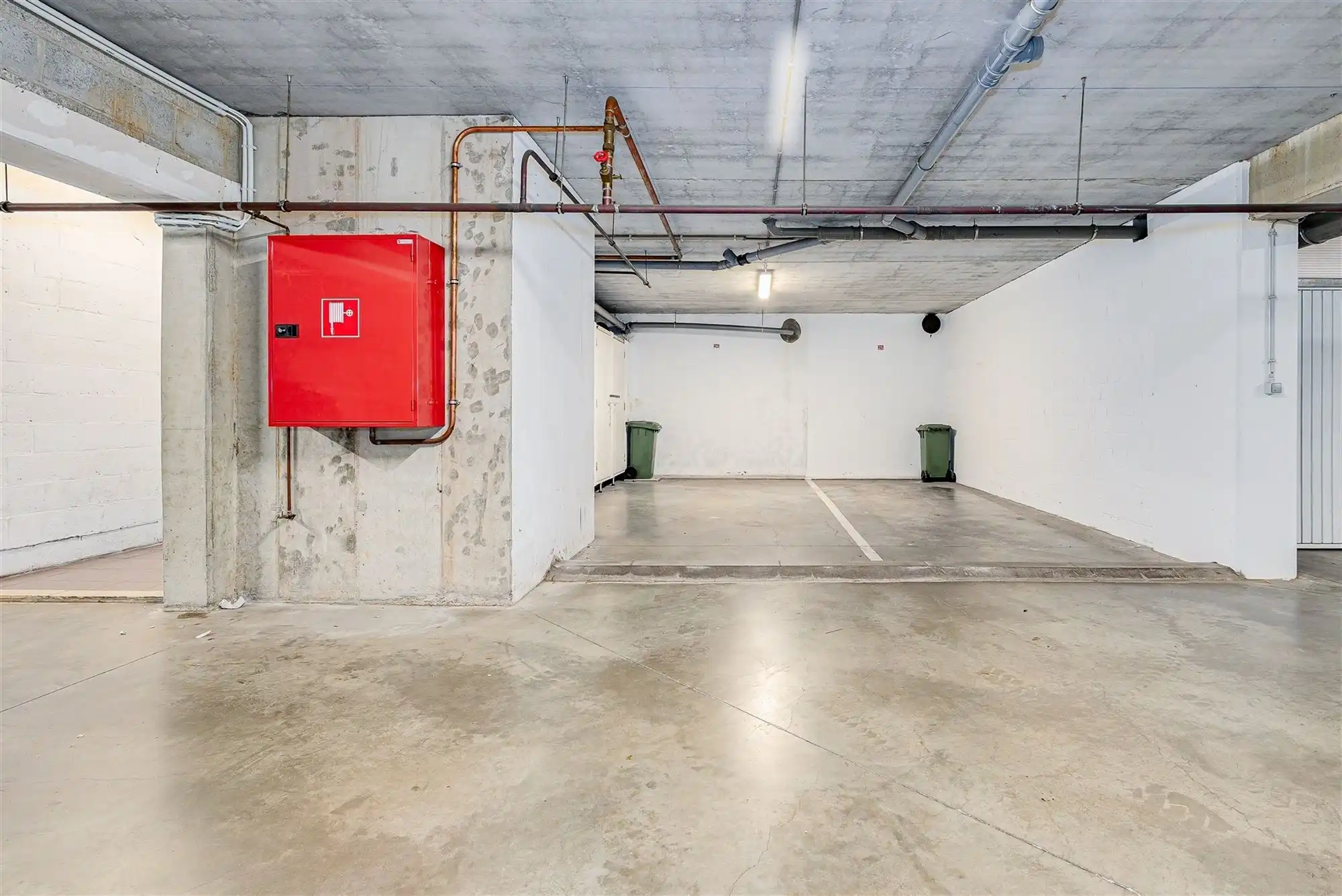 Ruim 2 slpk appartement, terras en P te Hoboken foto 16