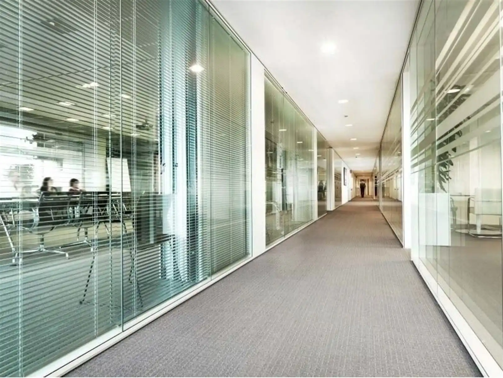 THE OFFICE: kantoren nabij Klaverblad (E17/E40)  foto 4