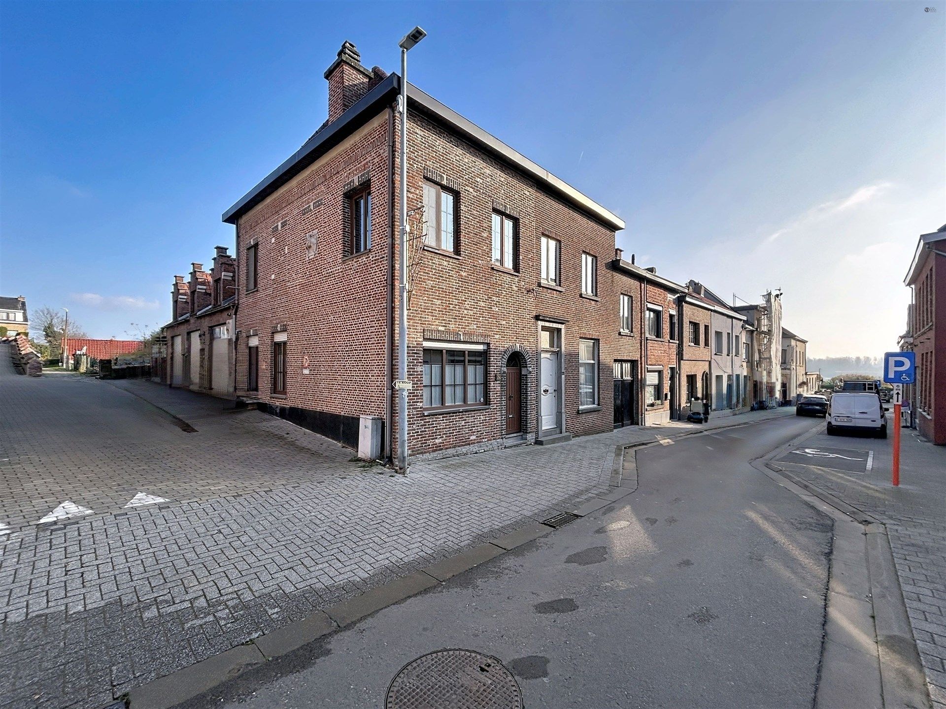Half open bebouwing met 3 slaapkamers en 3 garages op perceel van 235m²  foto 21