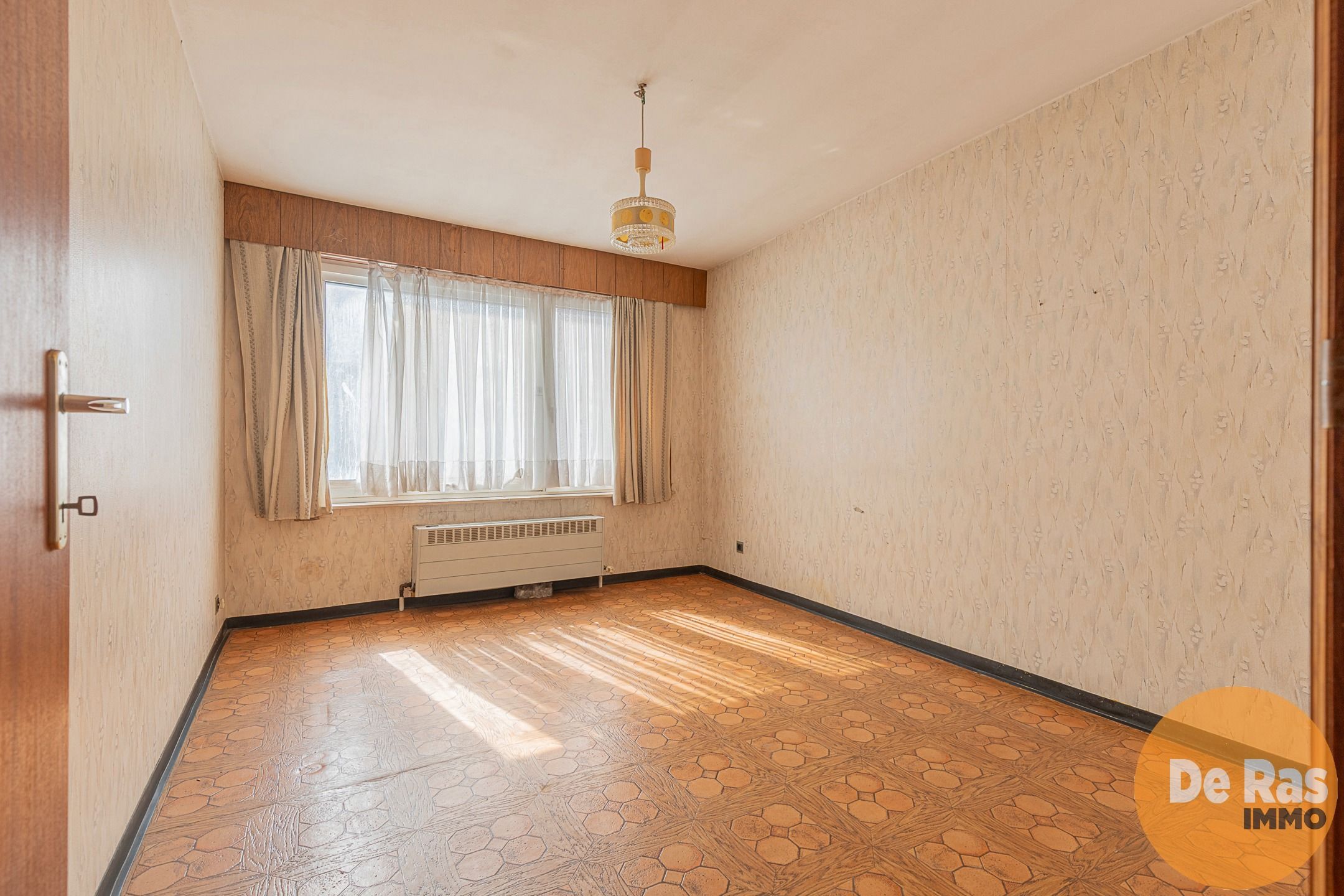 HERZELE - Stevige eengezinswoning op 200m van de markt foto 13