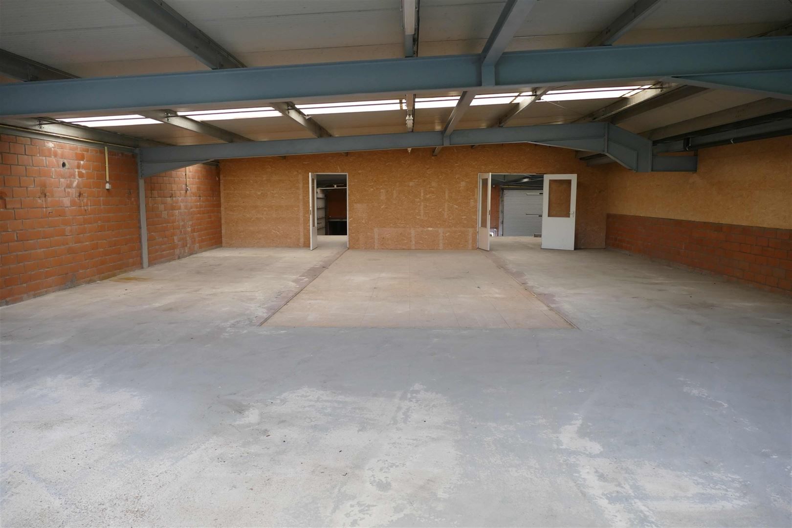 Woning met kantoren en magazijn van 1500m² foto 34