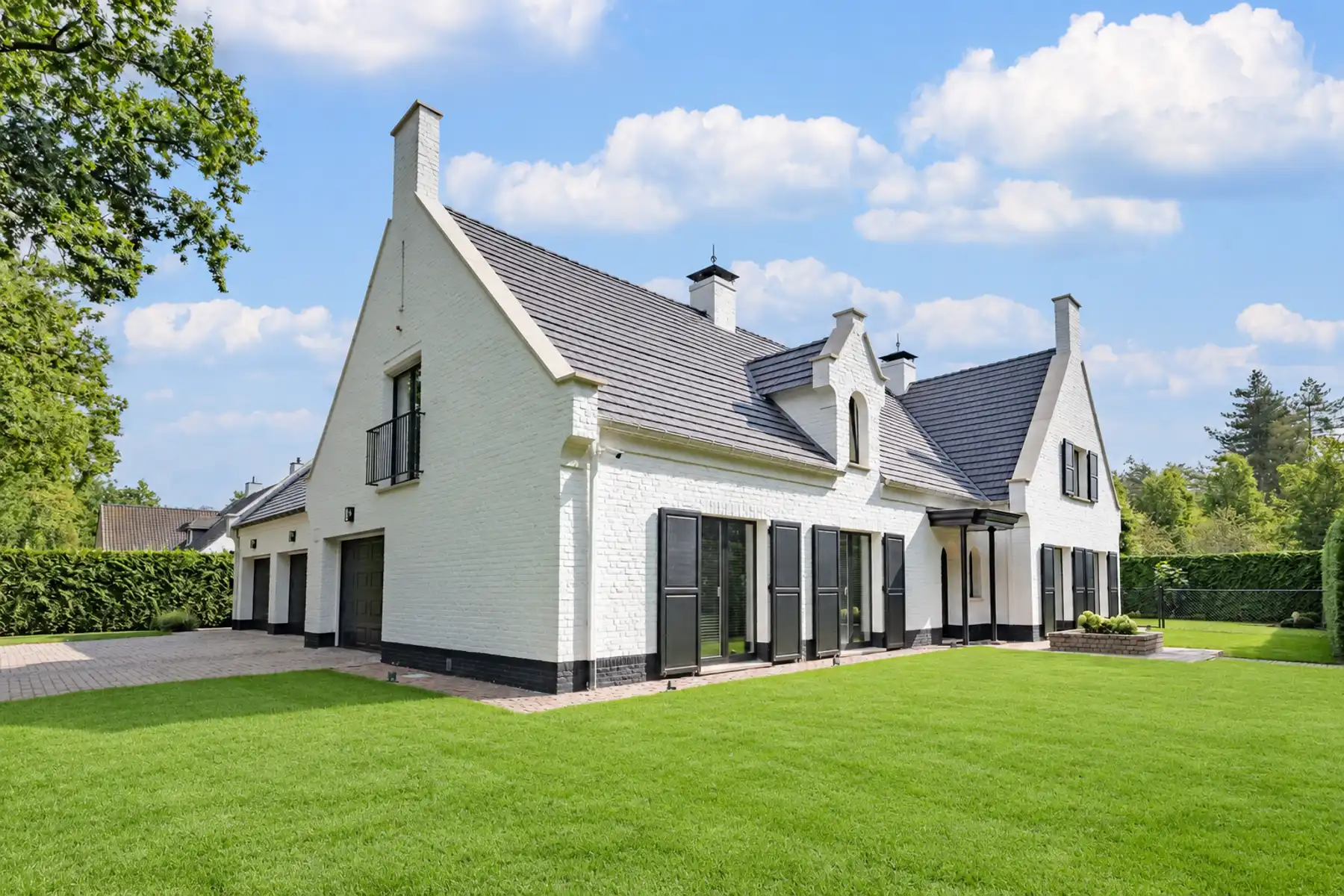 Luxe villa met gelijkvloers wonen en wellness 1.413 m² foto {{pictureIndex}}