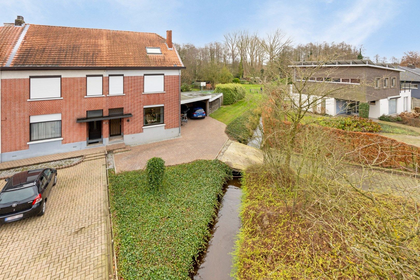 Ruim ingedeelde woning met 4 slpks op een mooi perceel van 20 are met achterliggend groen. foto 39