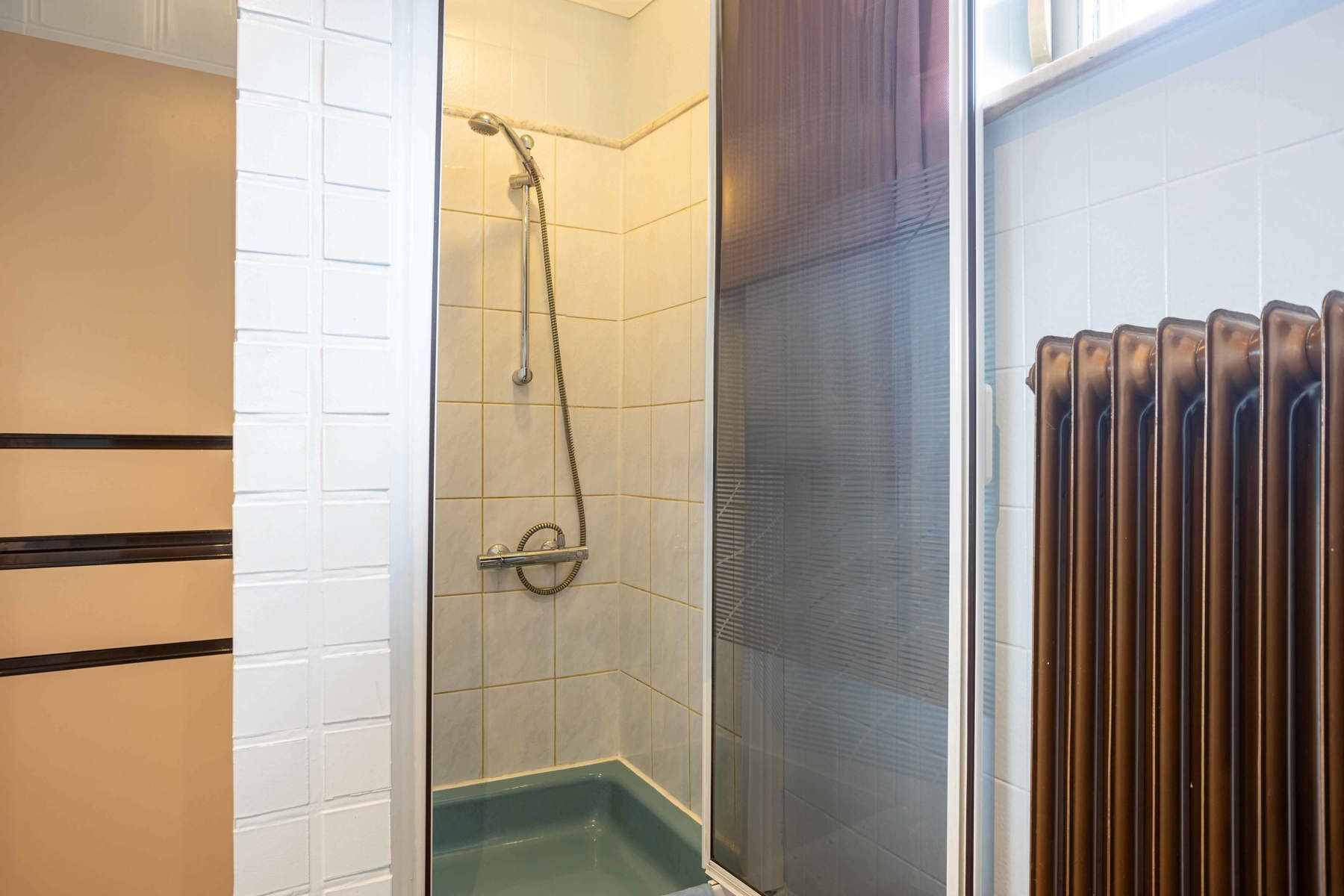 HOB met ruime garage gelegen in een rustige woonwijk foto 19