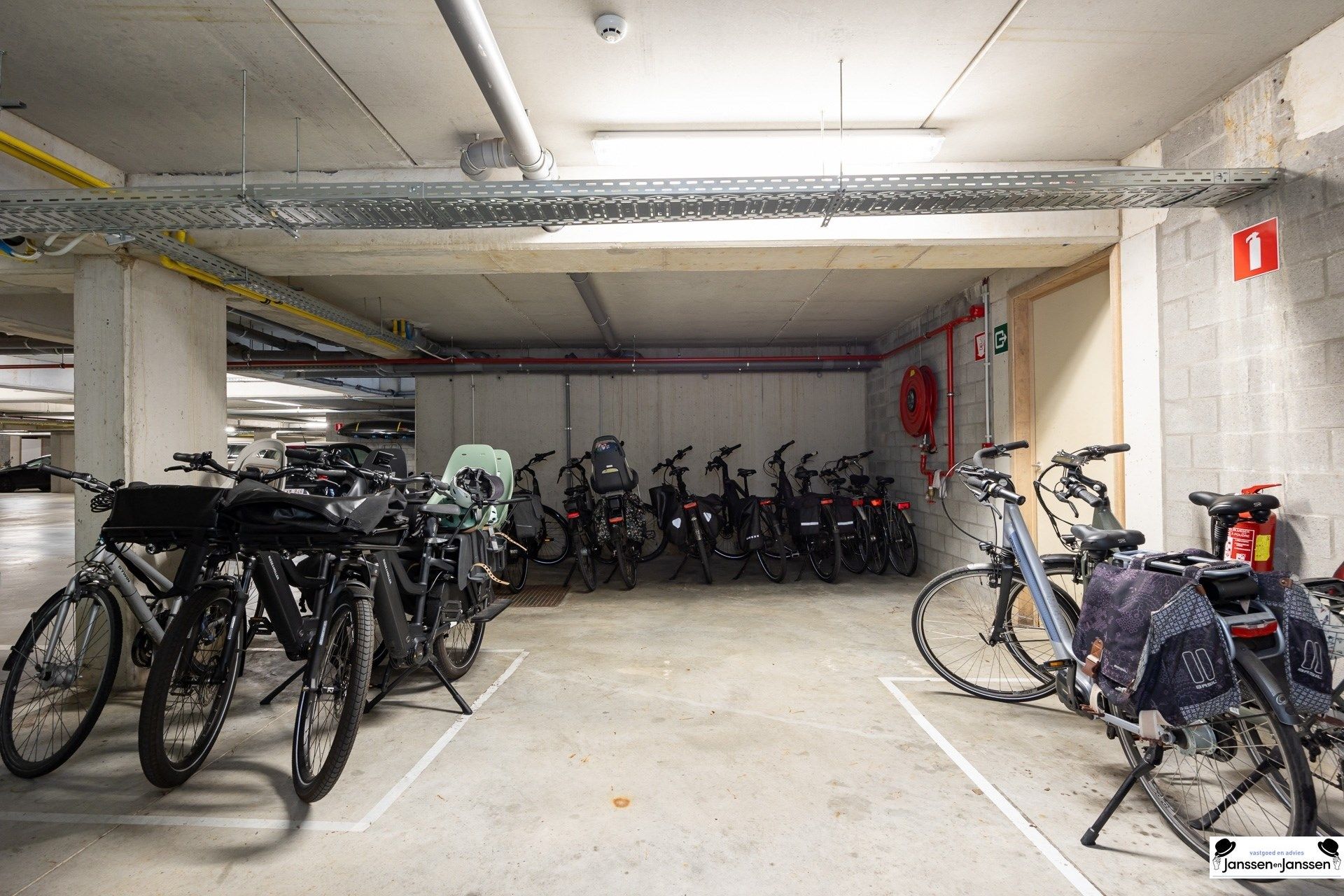 Instapklaar, energiezuinig en charmant huis foto 27