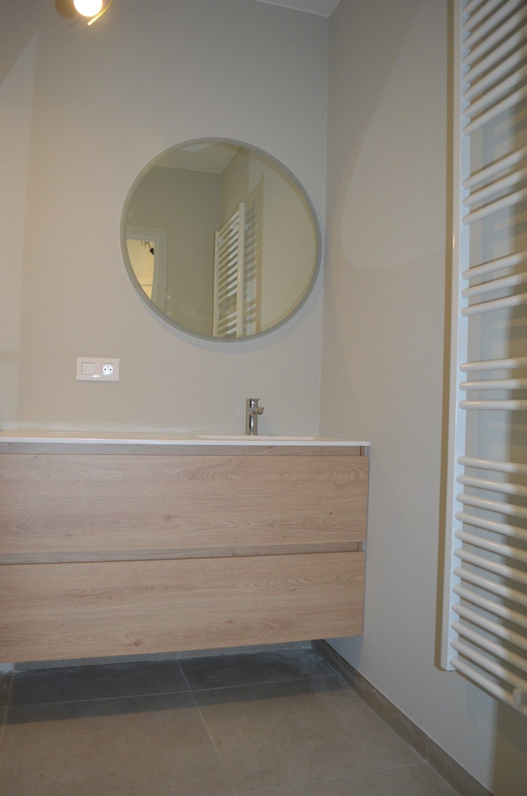 Wonen aan 't kanaal in een appartement met twee slaapkamers met ruim terras.  Lift aanwezig. foto 9