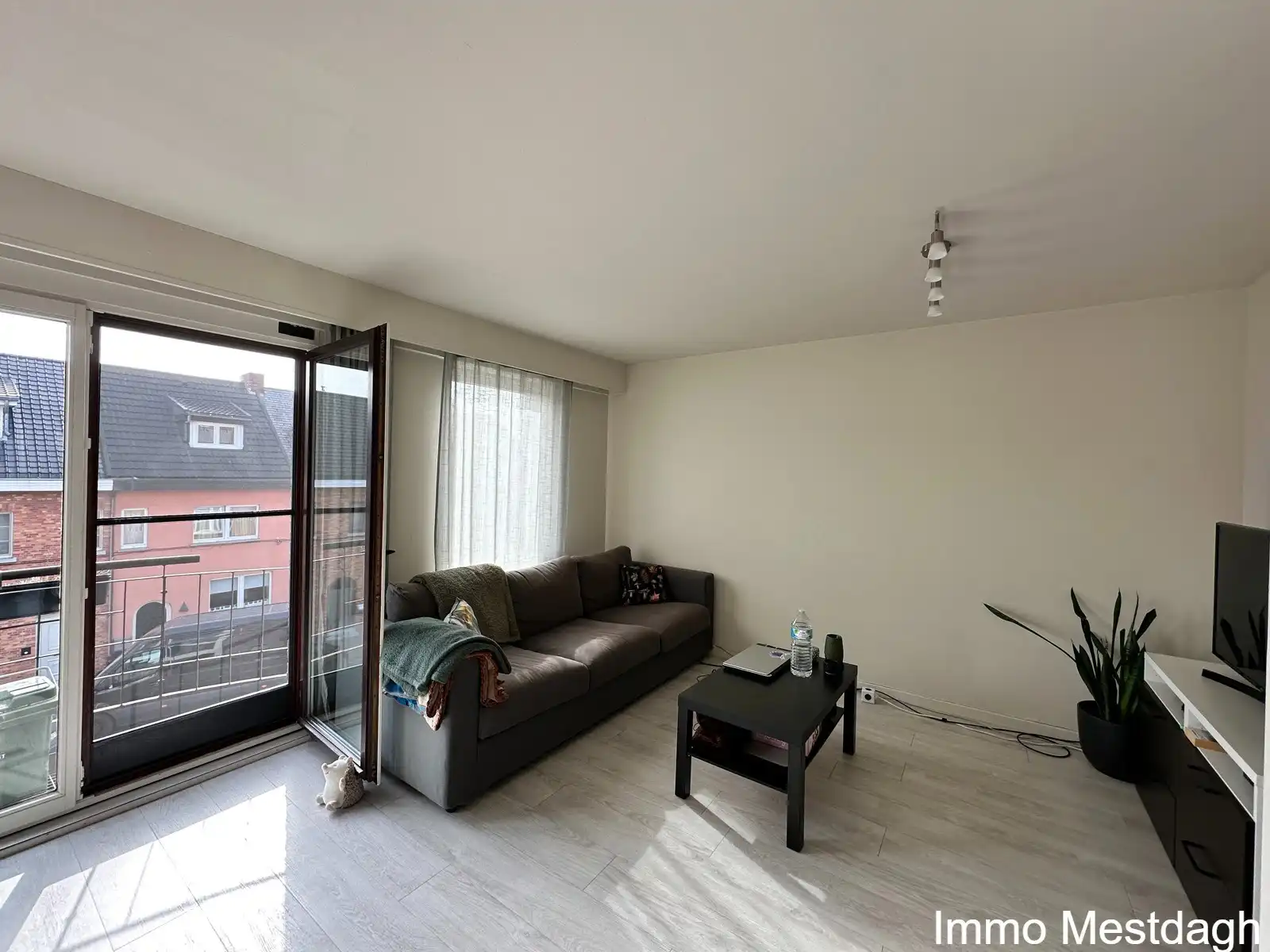 Stijlvol & Energiezuinig Appartement met Parking – Net buiten de Kleine Ring foto 3